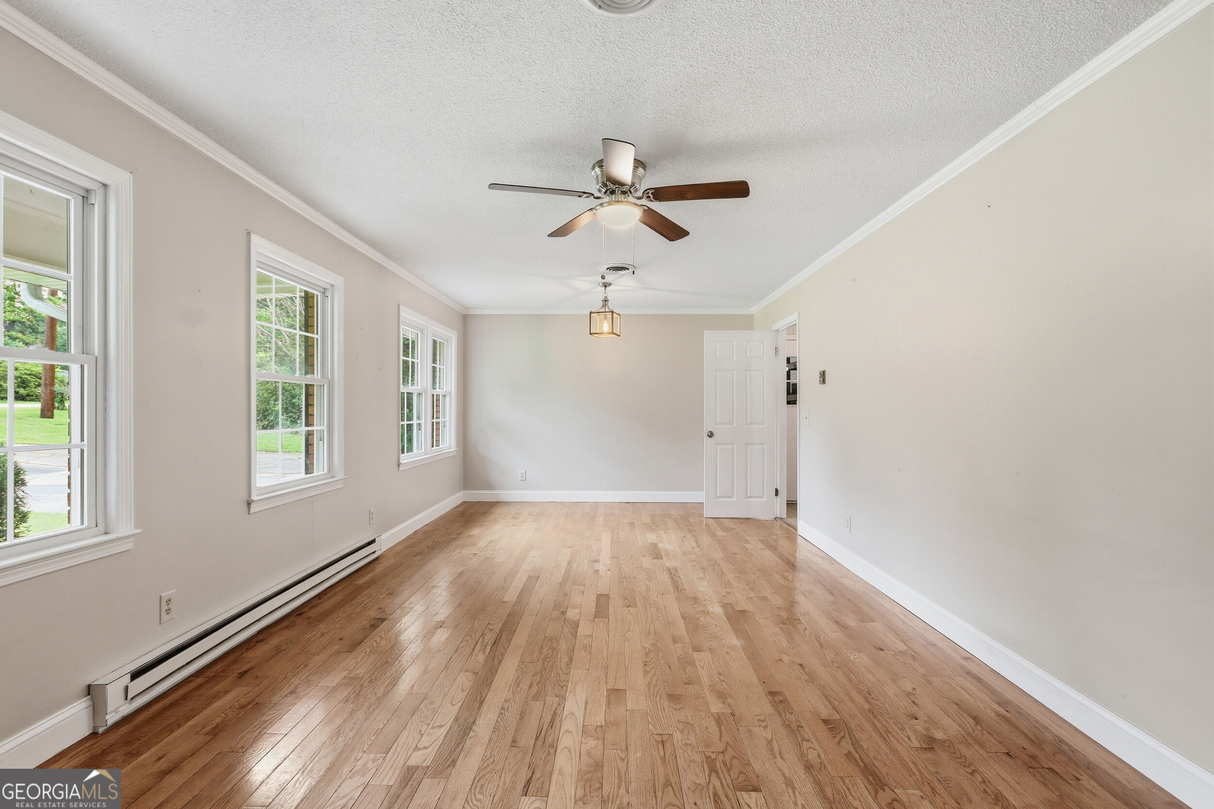 128 Scott Circle Property Photo 8