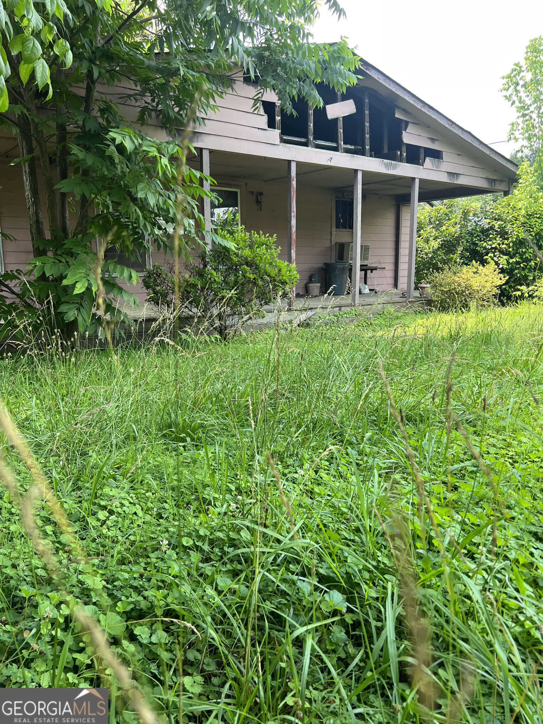 2 E 4th St Street Property Photo 3