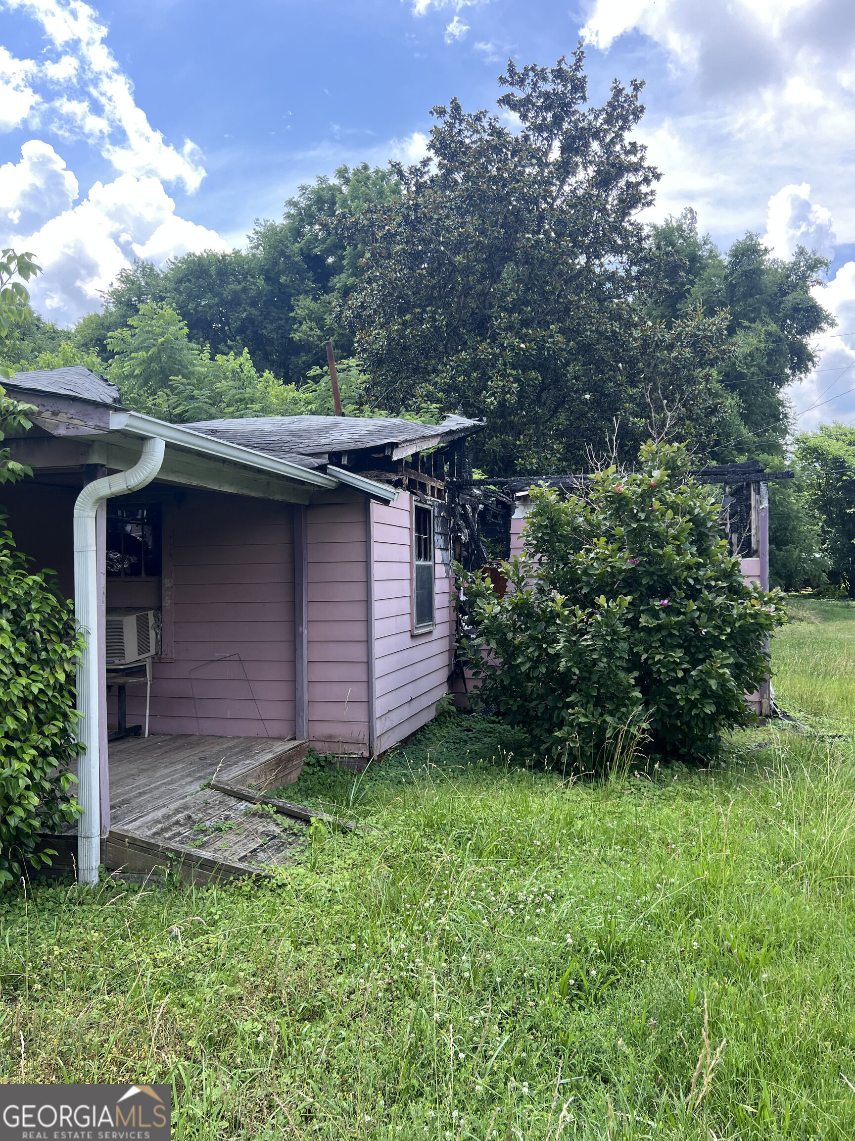 2 E 4th St Street Property Photo 4
