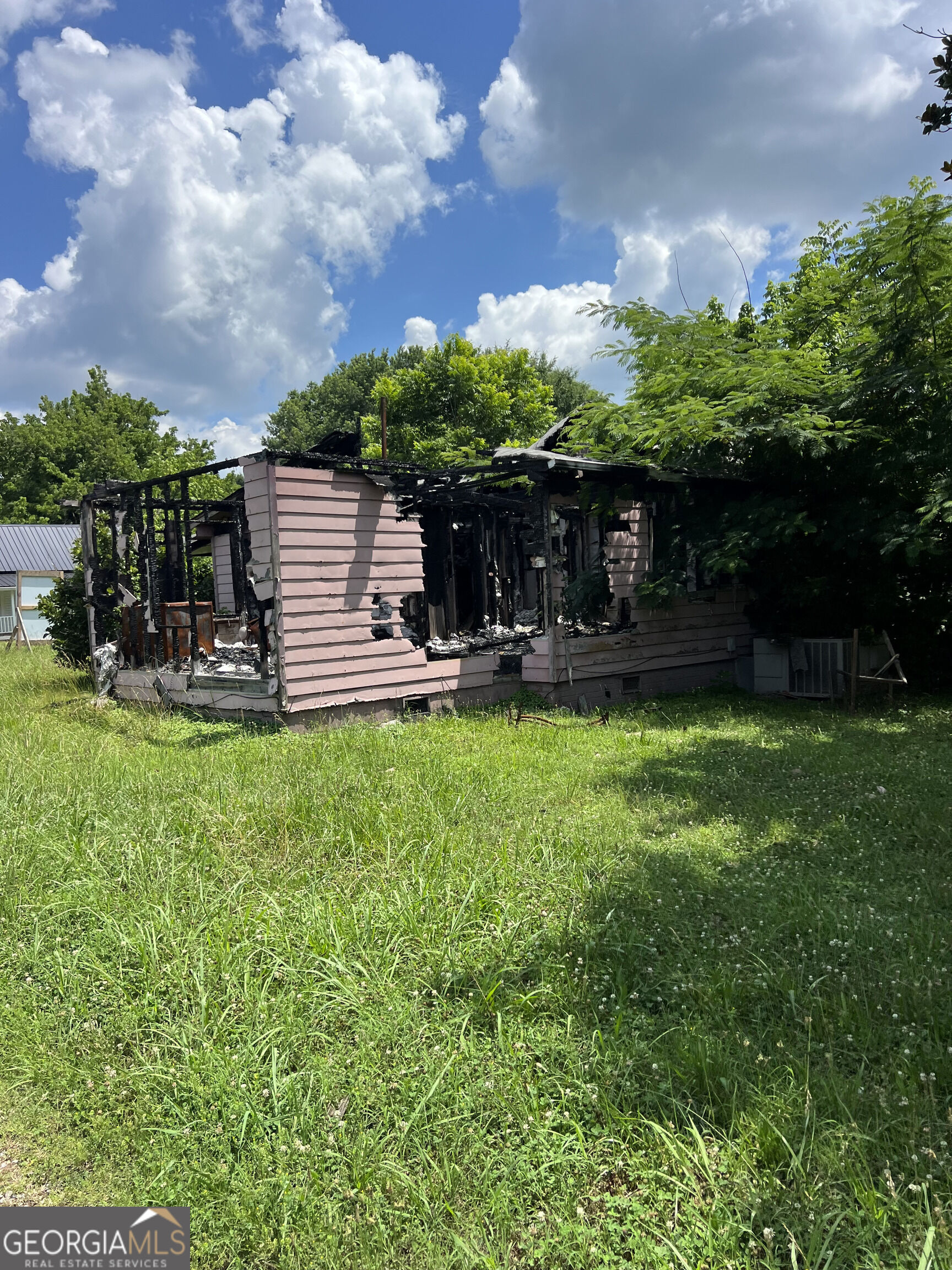2 E 4th St Street Property Photo 6