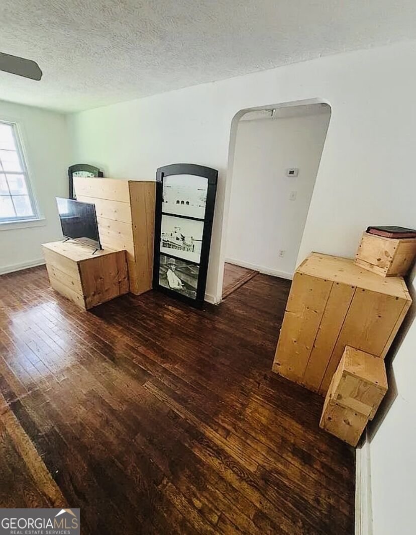 908 Magnolia Avenue Property Photo 3