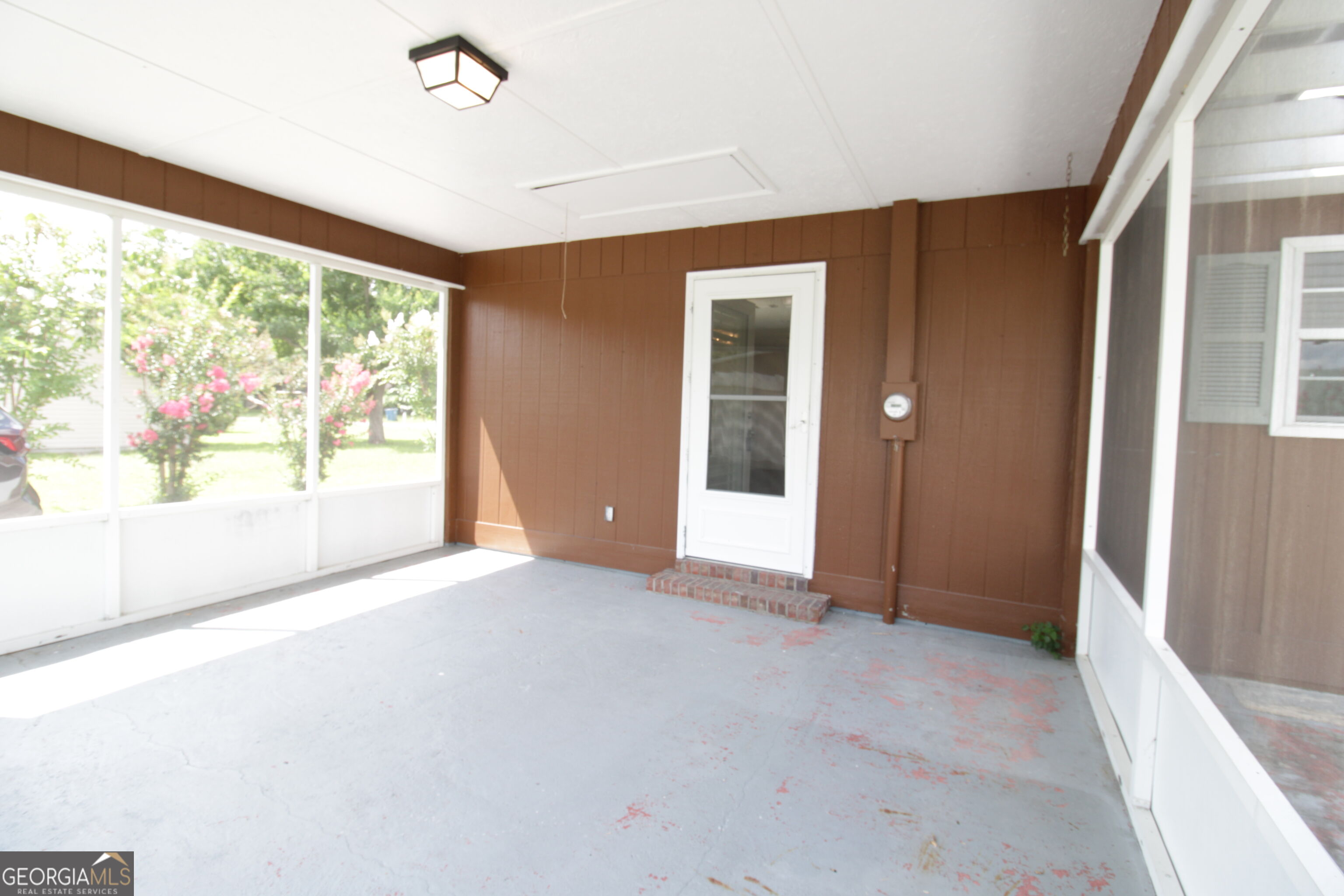 1925 Elaine Avenue Property Photo 6