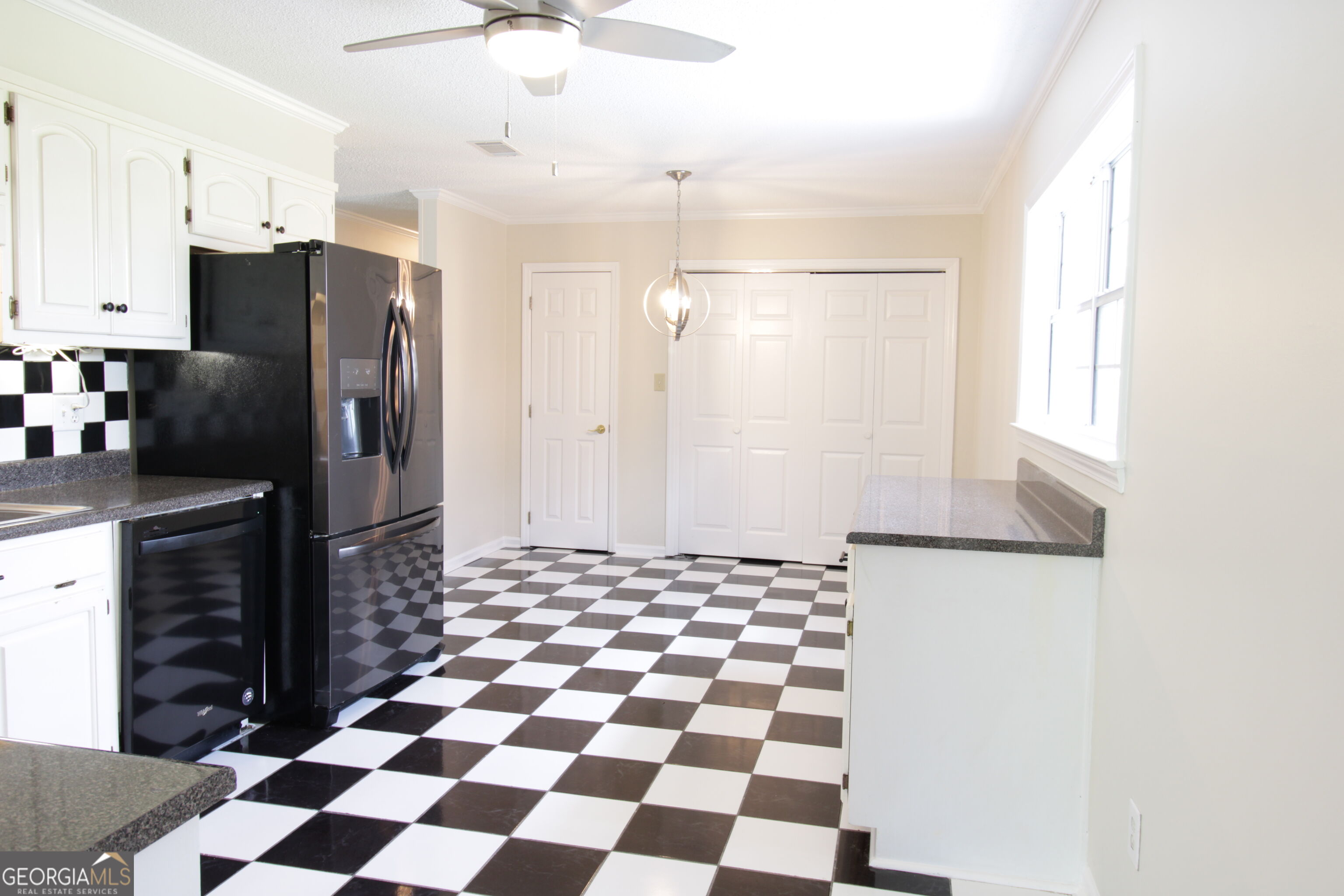 1925 Elaine Avenue Property Photo 9