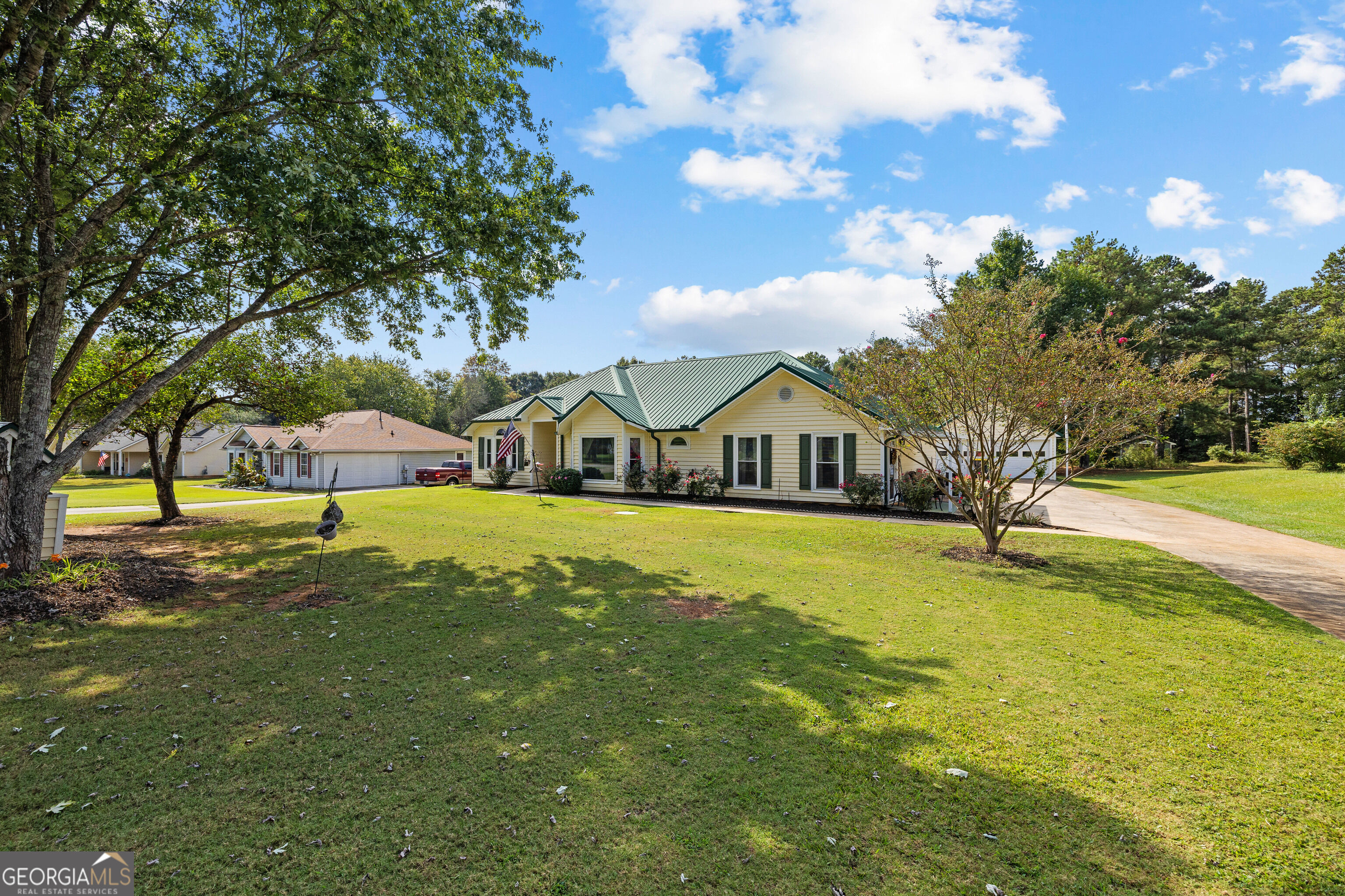 95 Firethorne Drive Property Photo 2