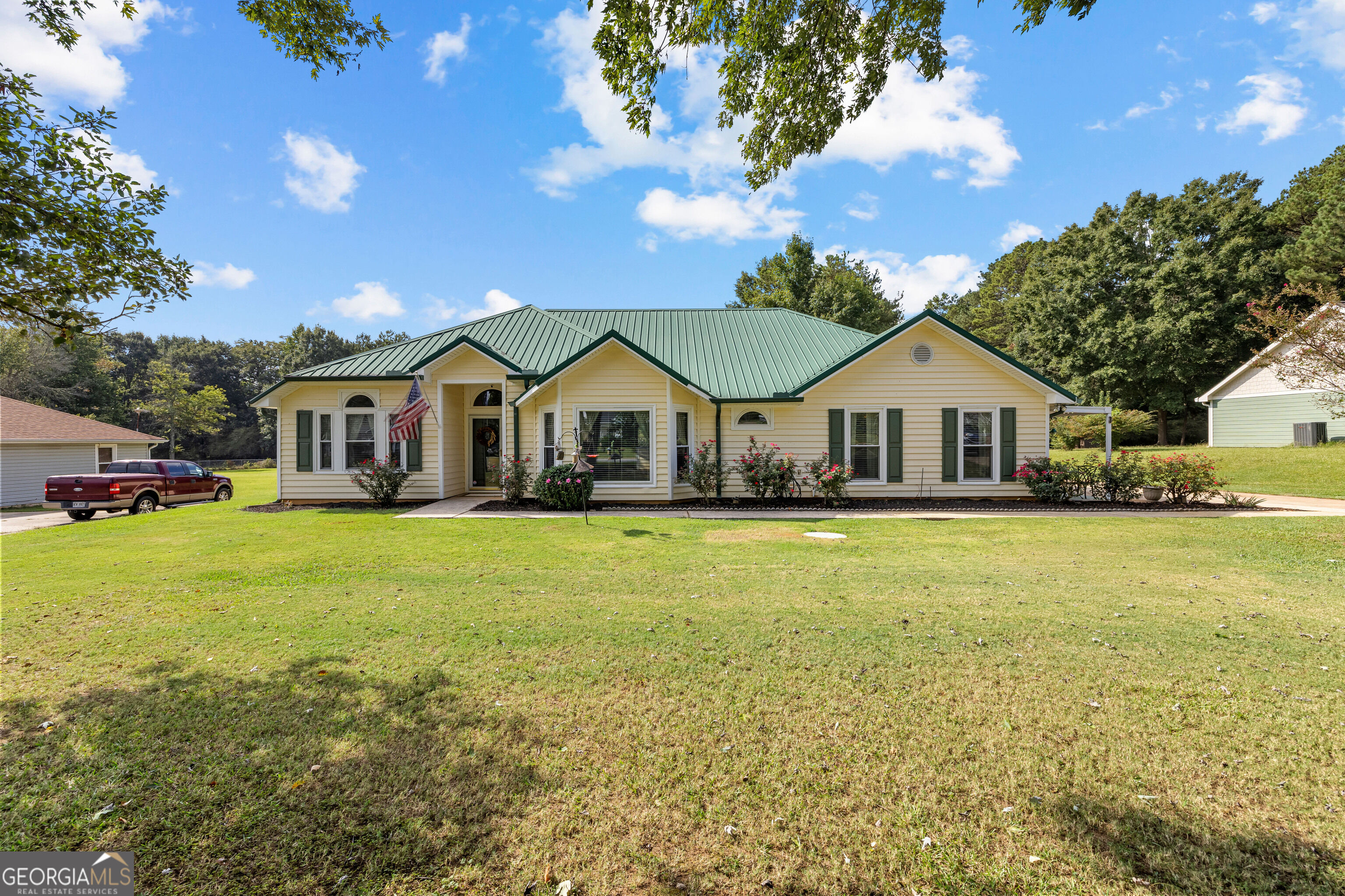 95 Firethorne Drive Property Photo 3