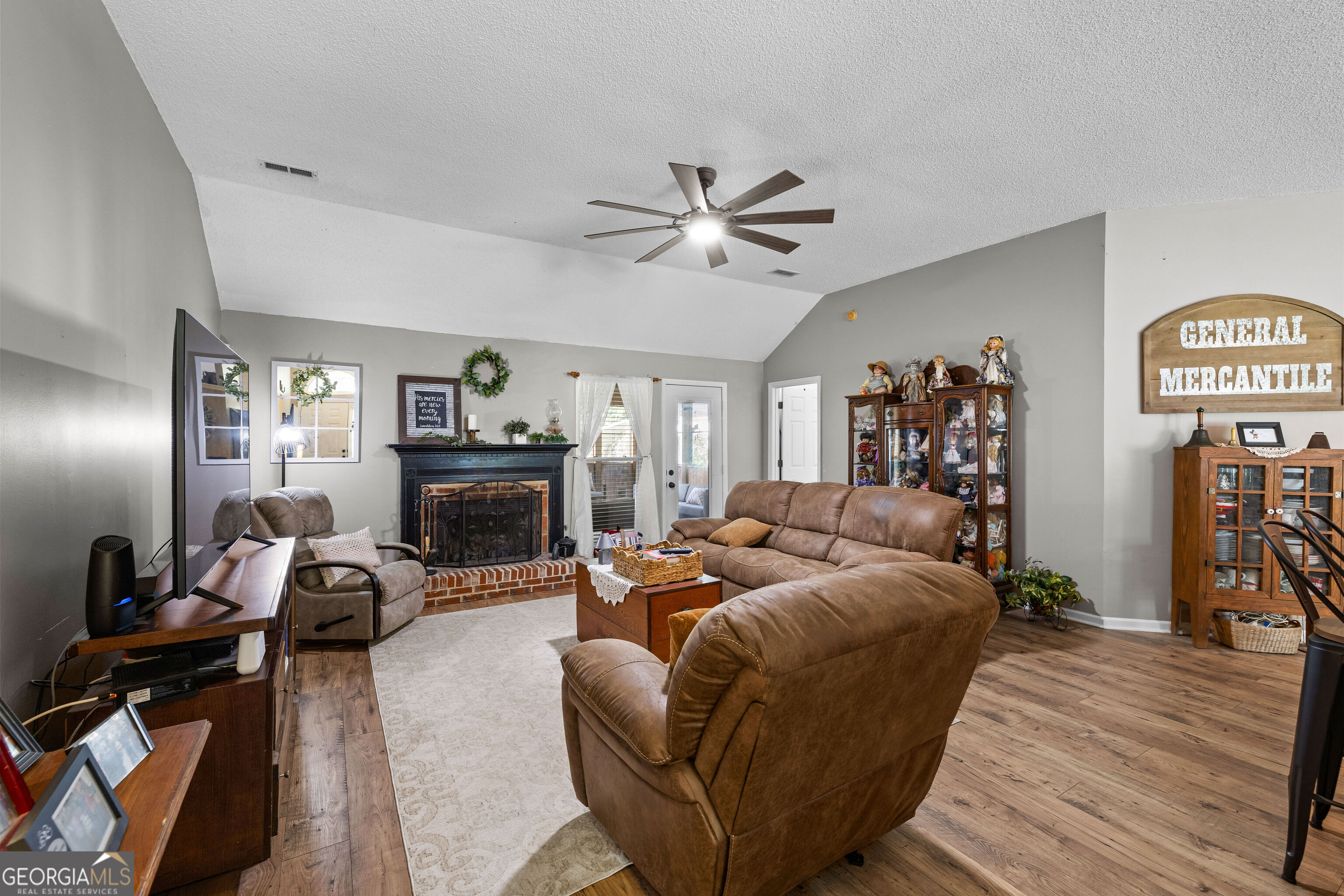 95 Firethorne Drive Property Photo 11