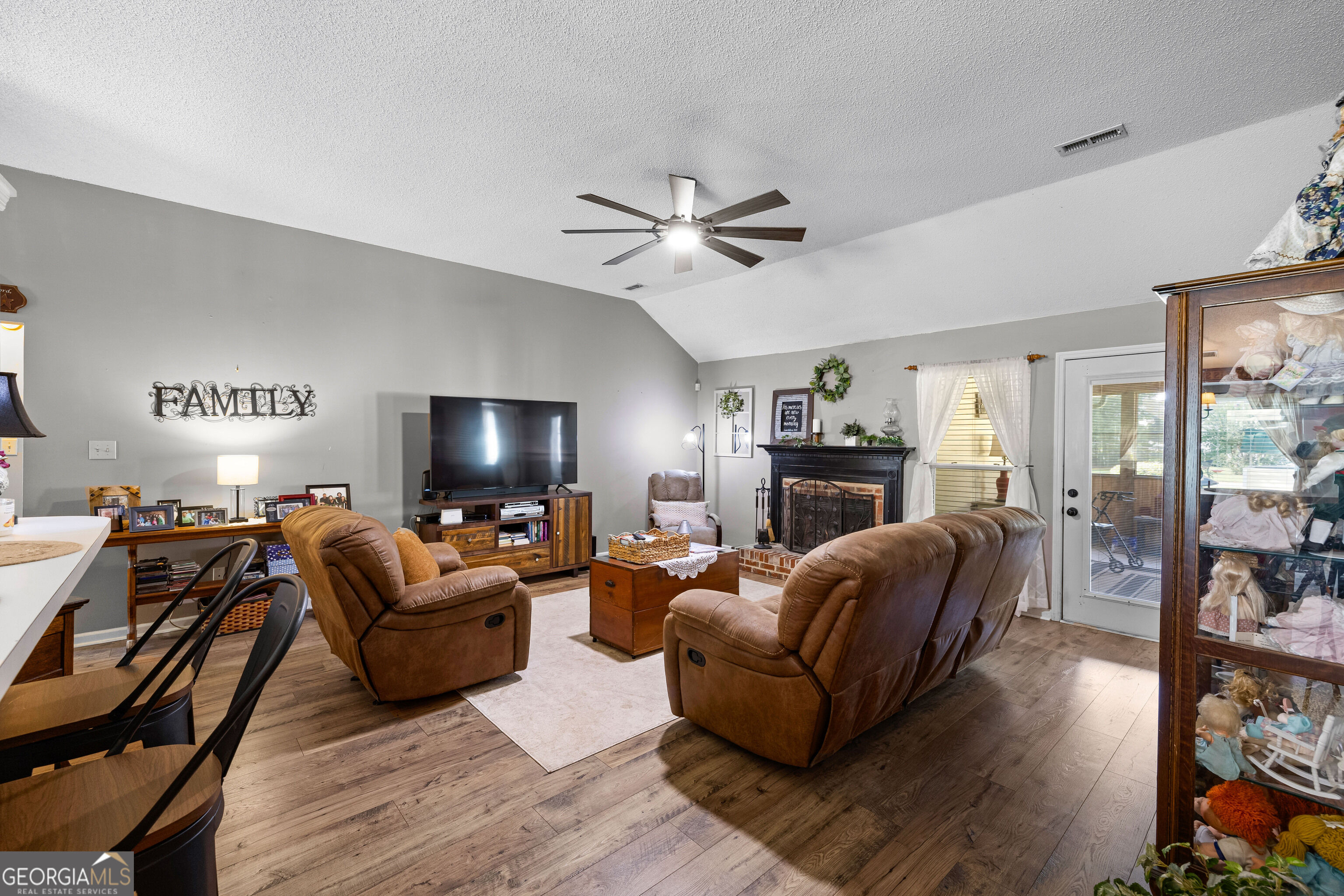 95 Firethorne Drive Property Photo 13