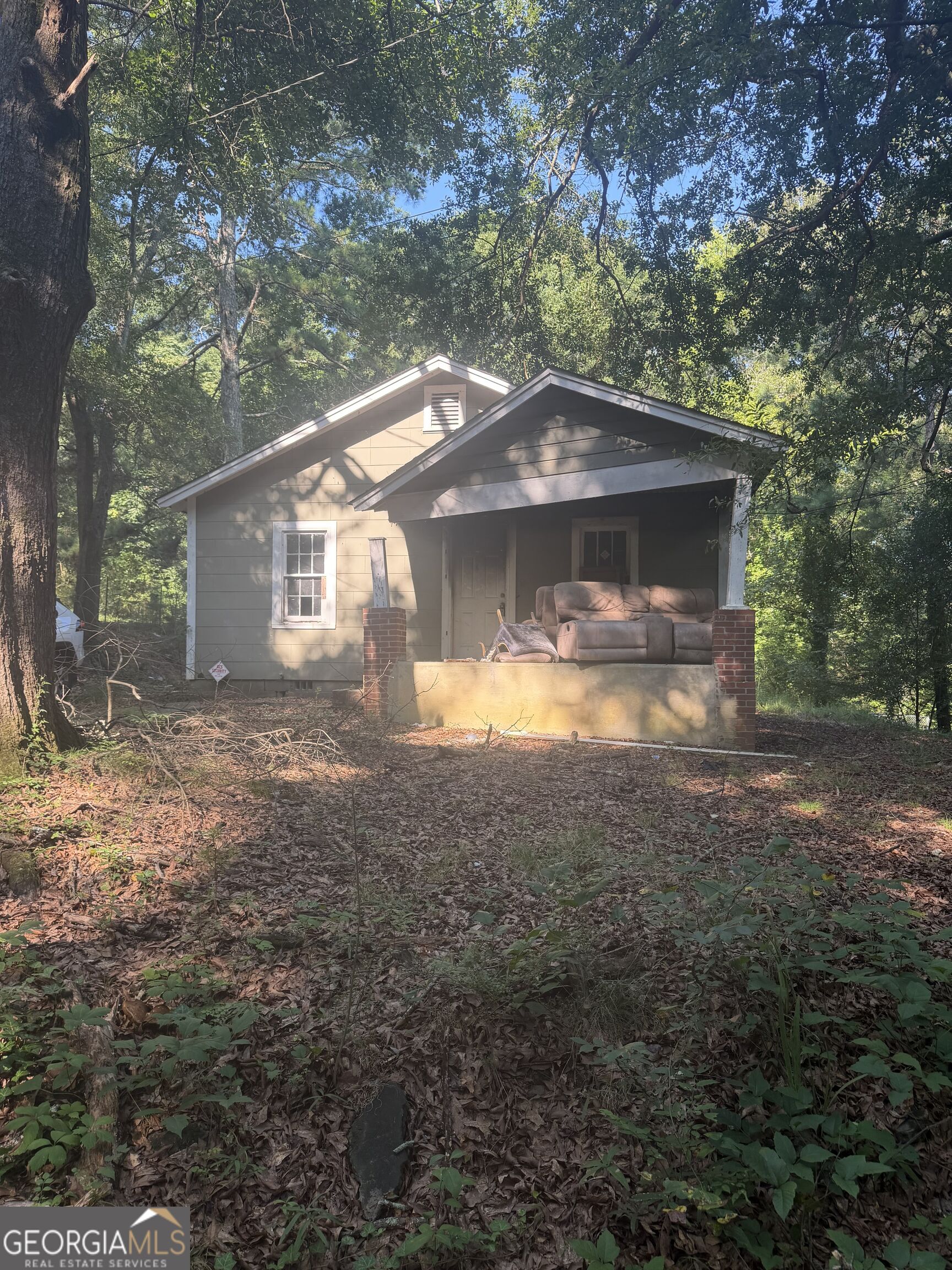 10 Chester Avenue Ne Property Photo 1