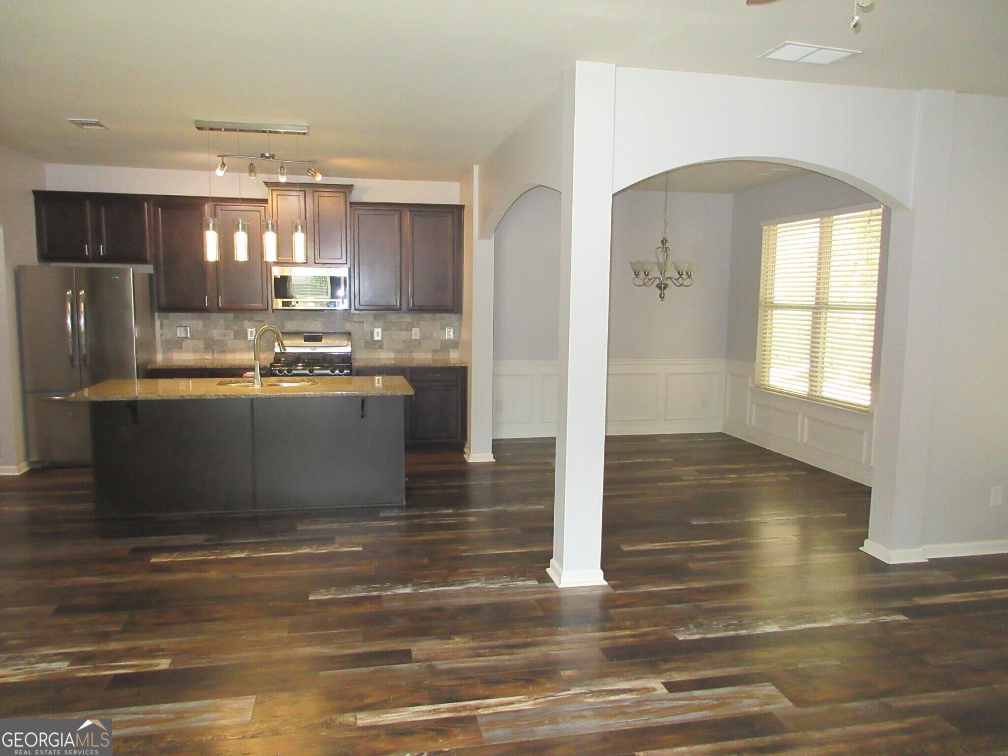 20 Grampian Way # 4 Property Photo 2