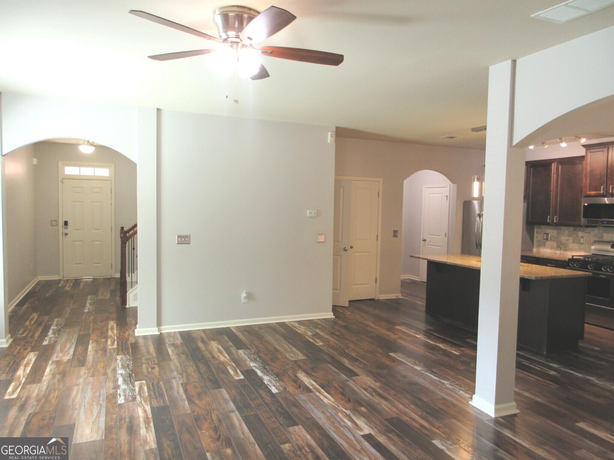 20 Grampian Way # 4 Property Photo 3