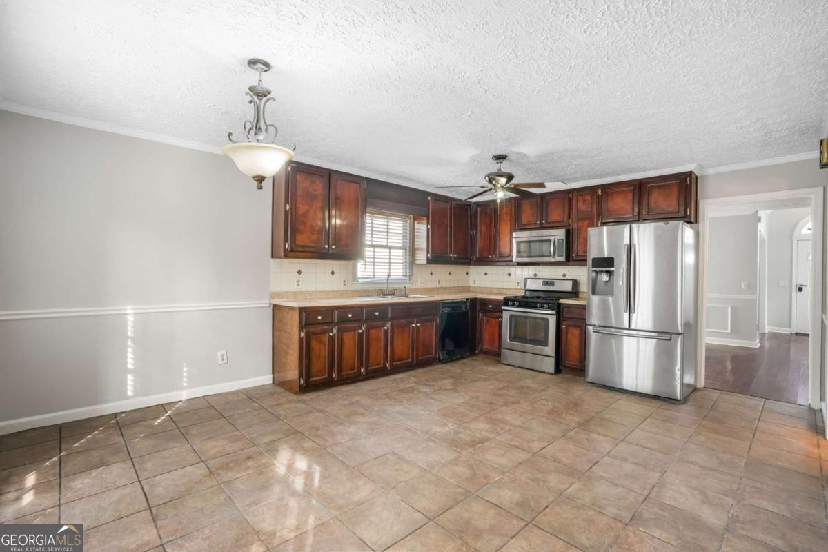 458 Stonebridge Court Property Photo 4