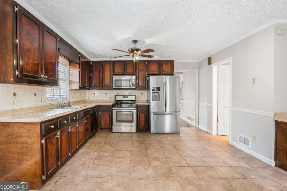 458 Stonebridge Court Property Photo 9
