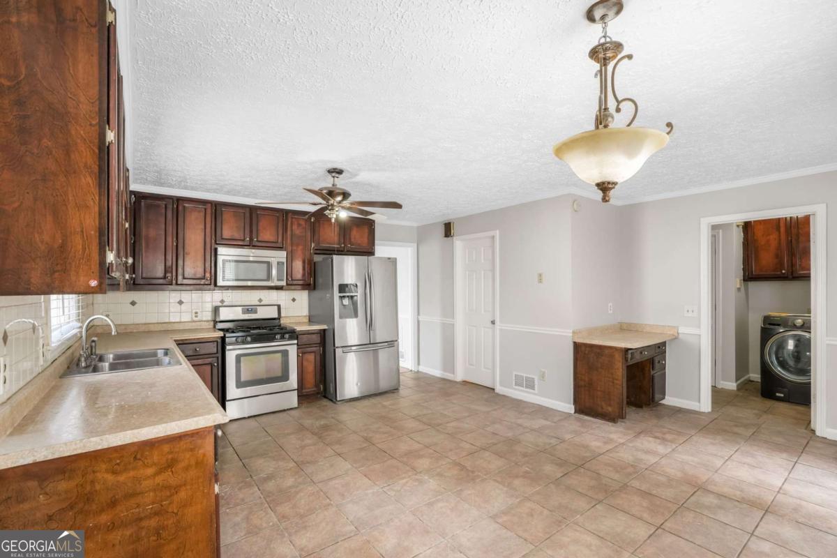 458 Stonebridge Court Property Photo 10