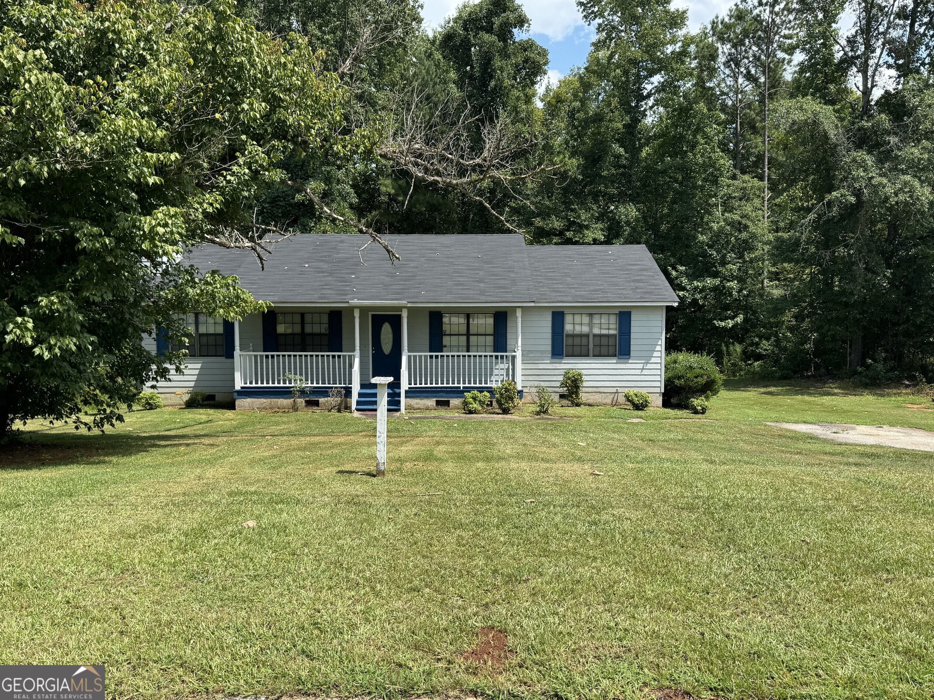 500 Ella Drive Property Photo 3