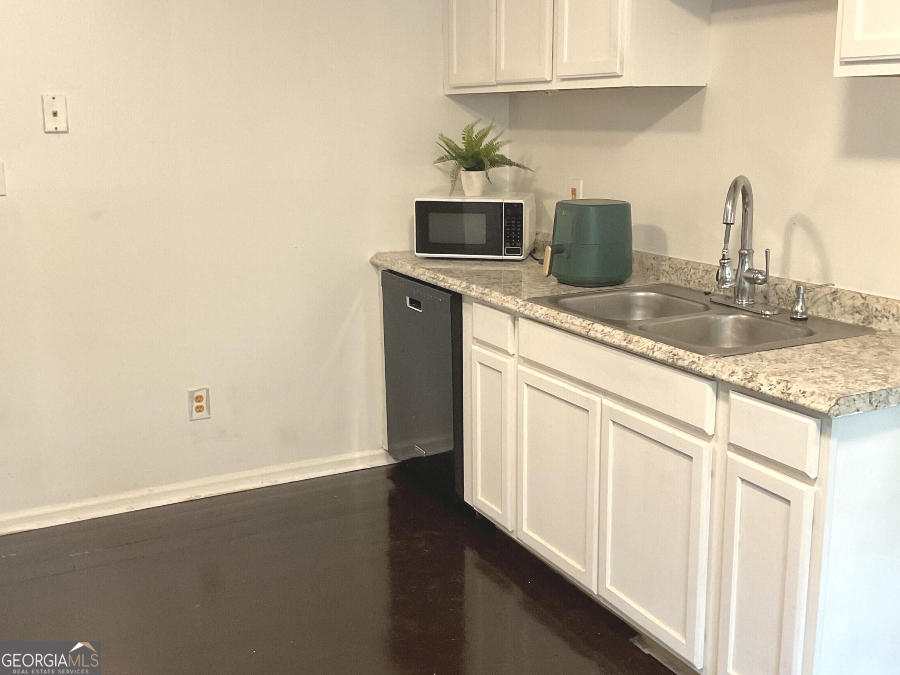 500 Ella Drive Property Photo 9