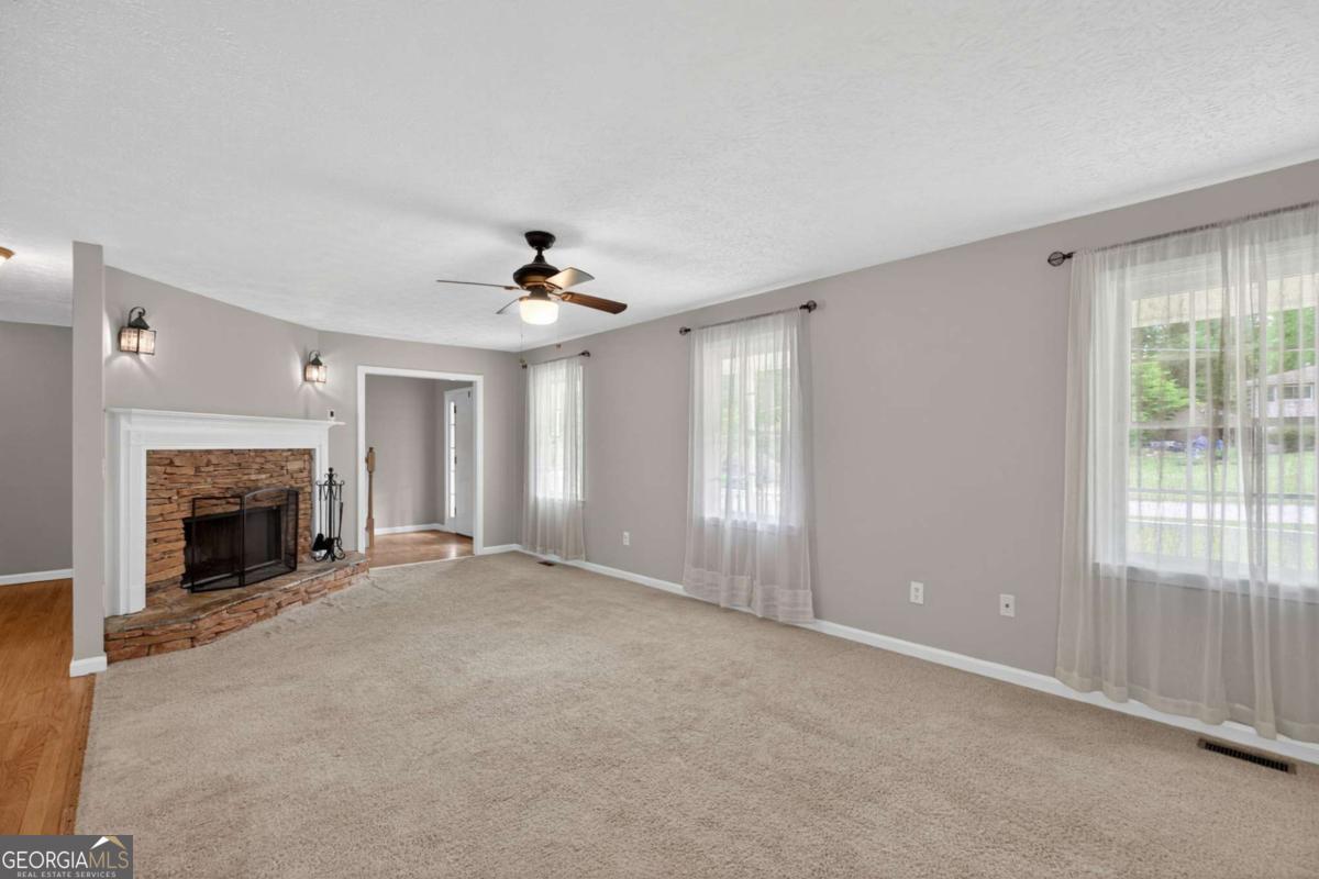 3301 Connie Way Property Photo 5