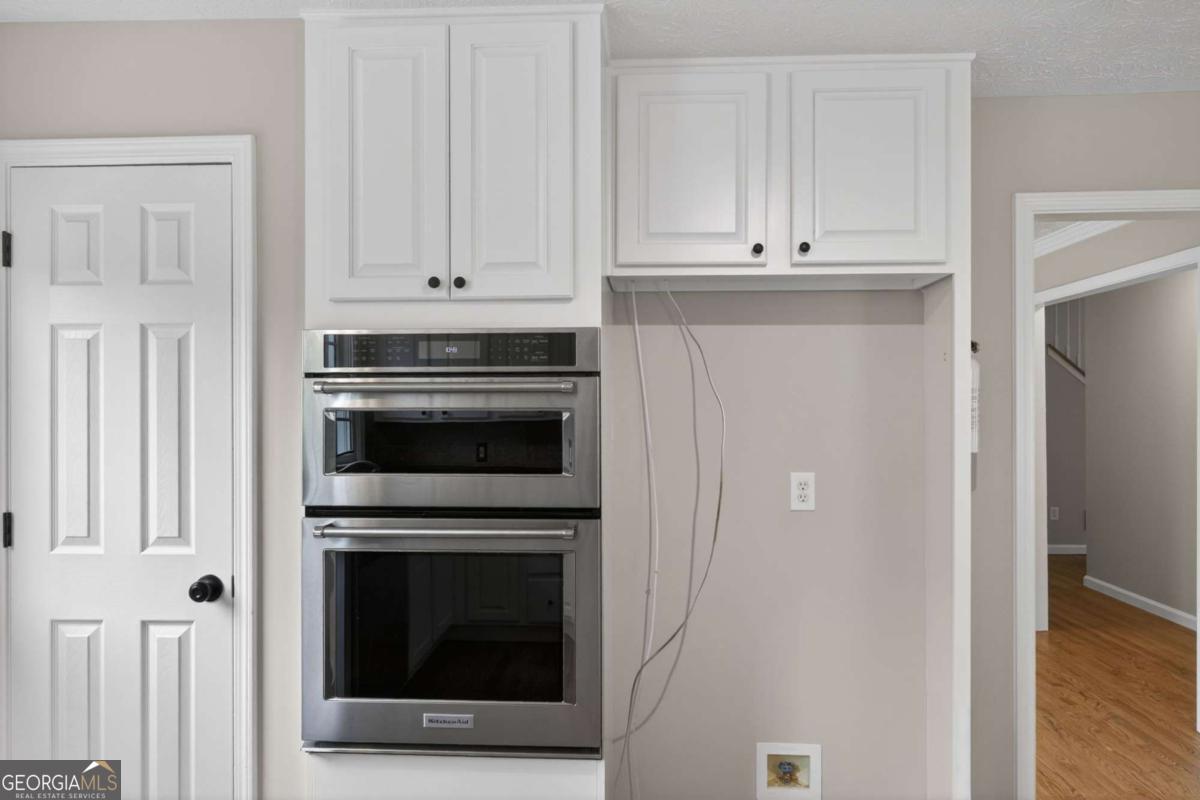 3301 Connie Way Property Photo 14