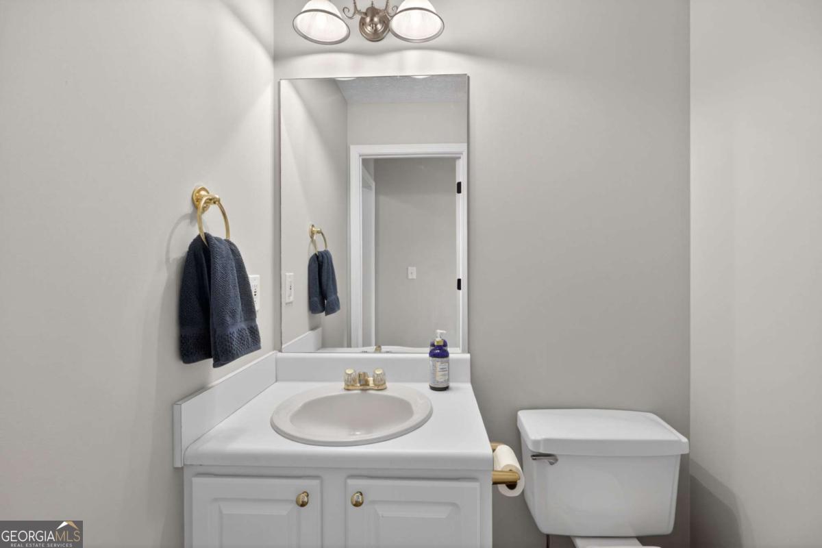 3301 Connie Way Property Photo 18