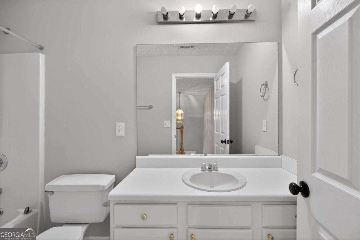 3301 Connie Way Property Photo 28