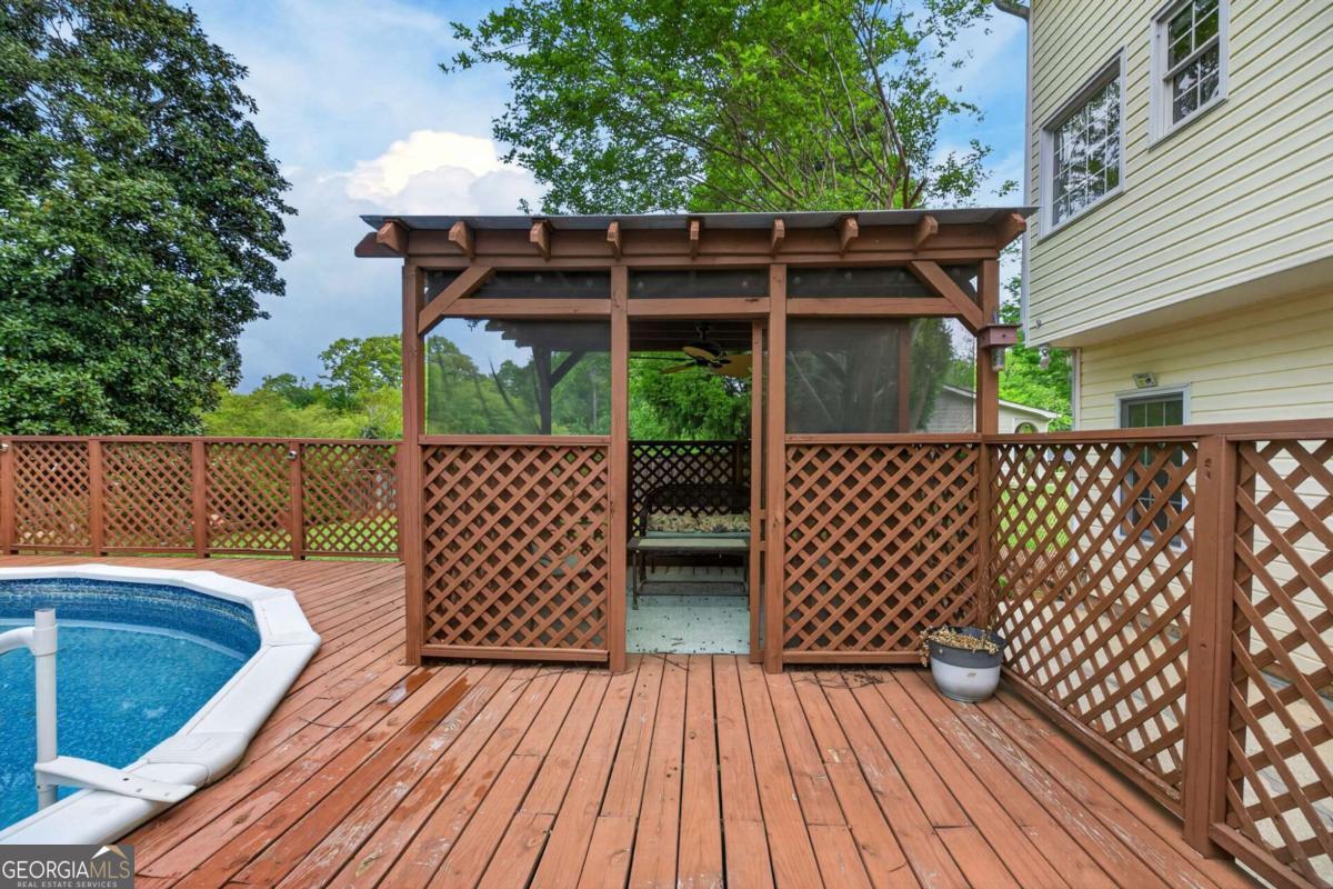 3301 Connie Way Property Photo 44