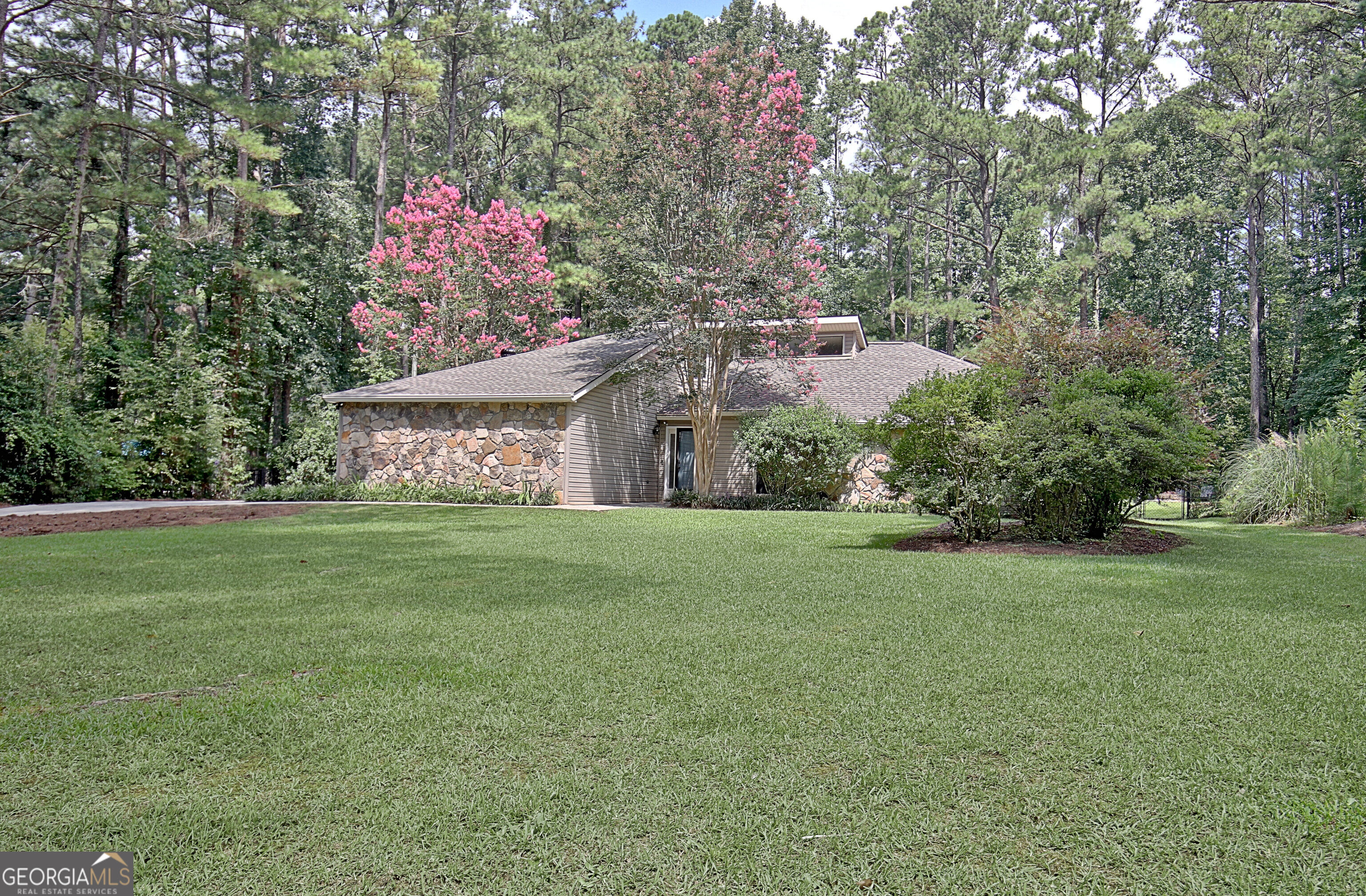 155 Eli Run Property Photo 4