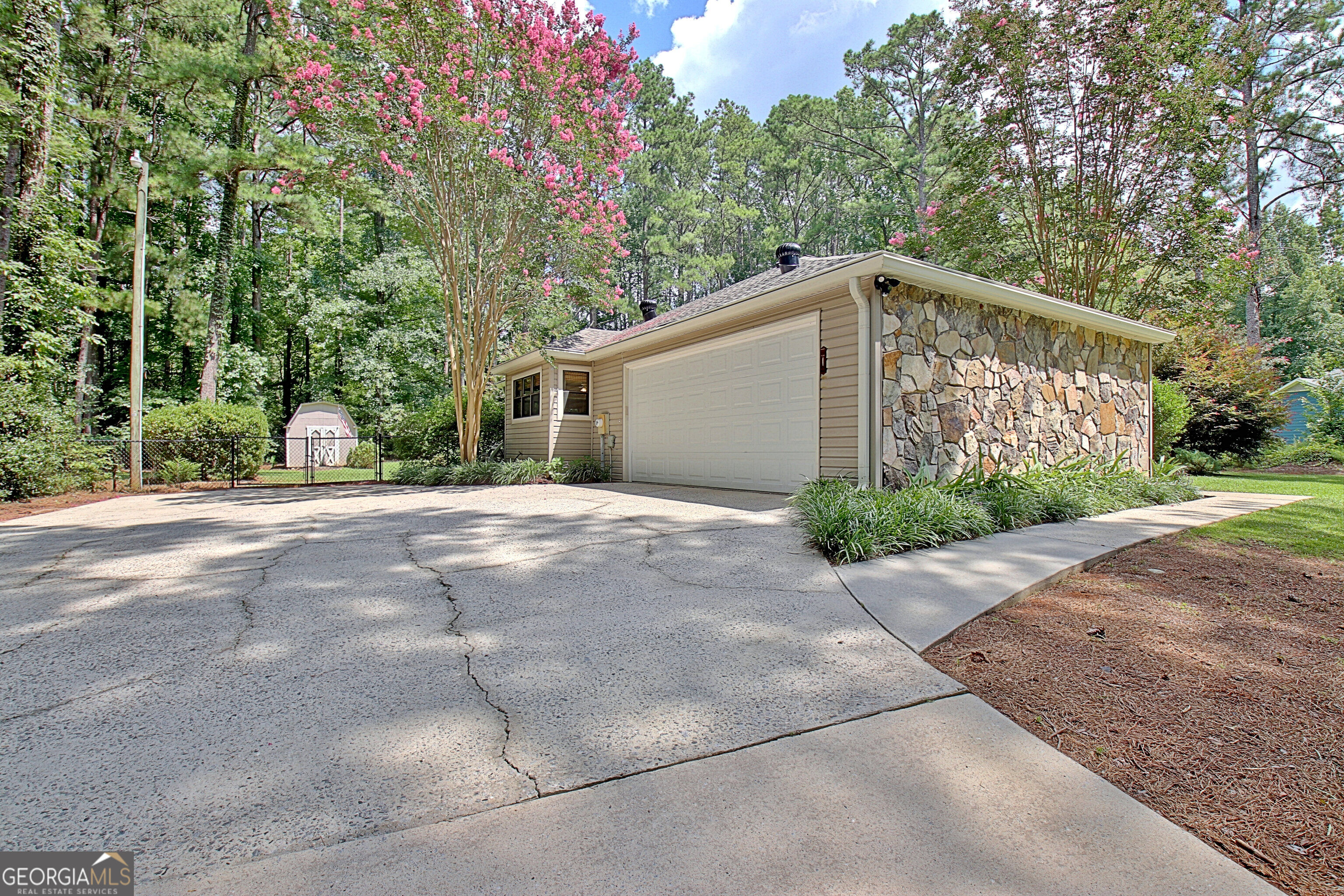 155 Eli Run Property Photo 5
