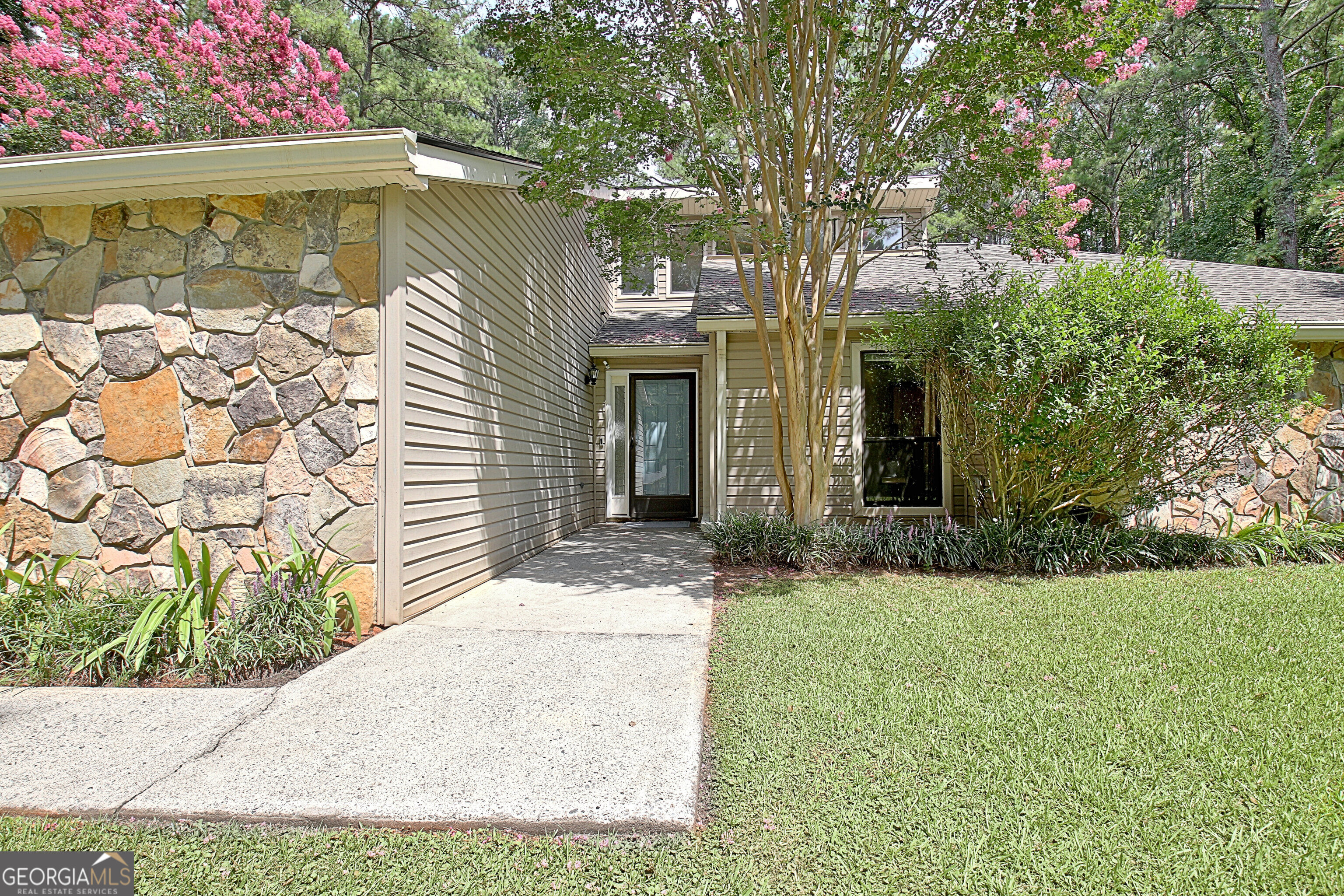 155 Eli Run Property Photo 8
