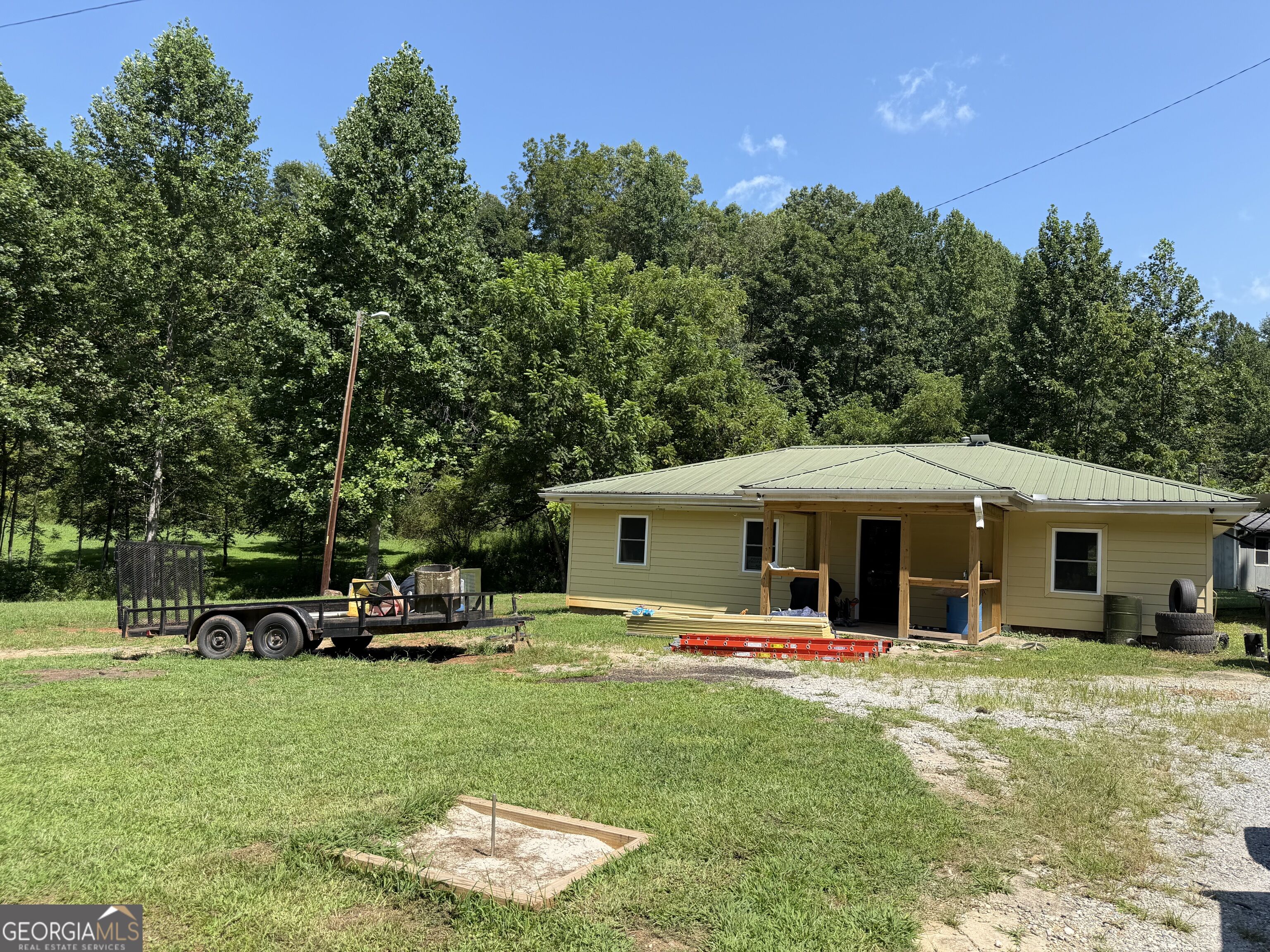 663 Kelly Mountain Road Property Photo 2