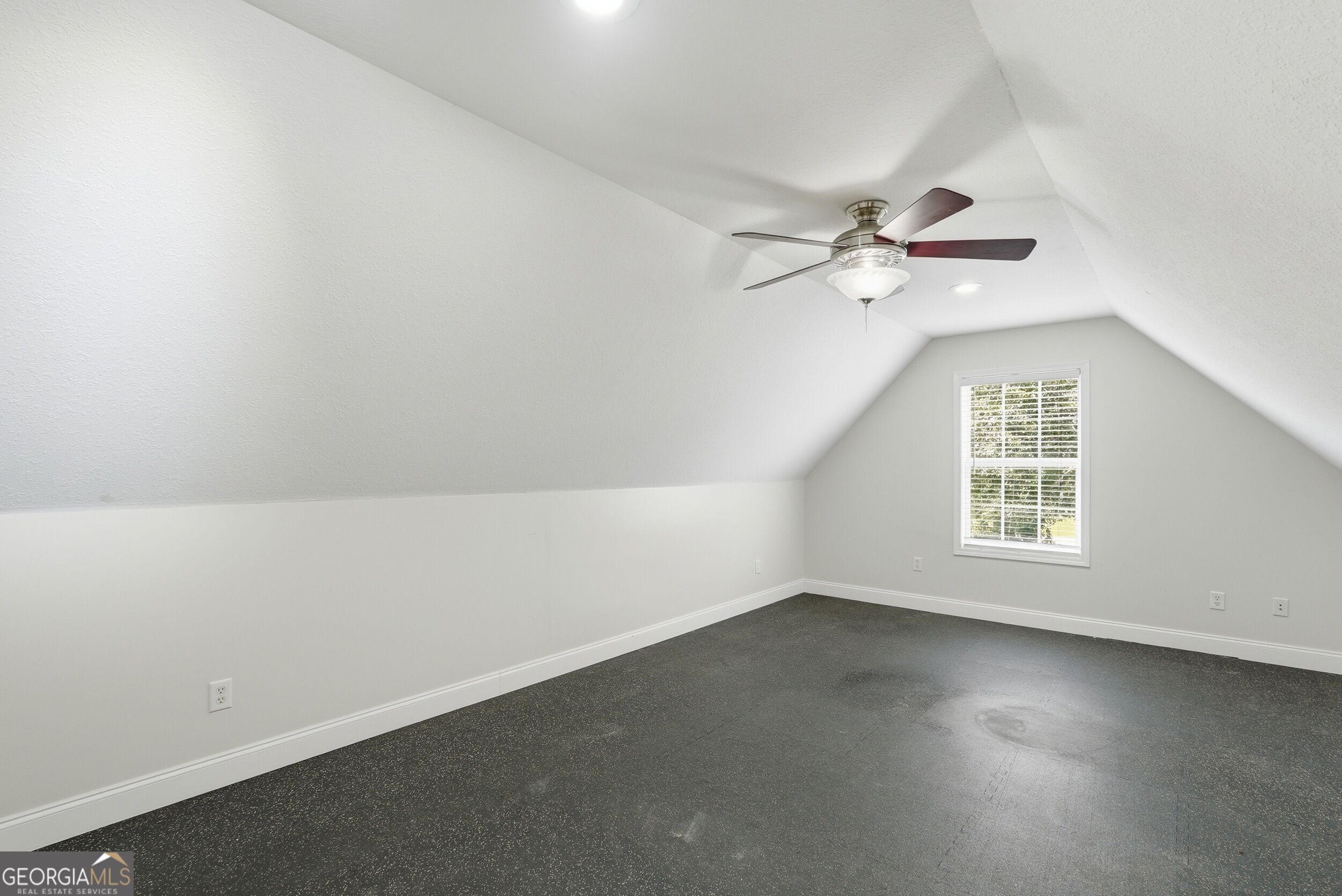 1201 E Hampton Drive Property Photo 29