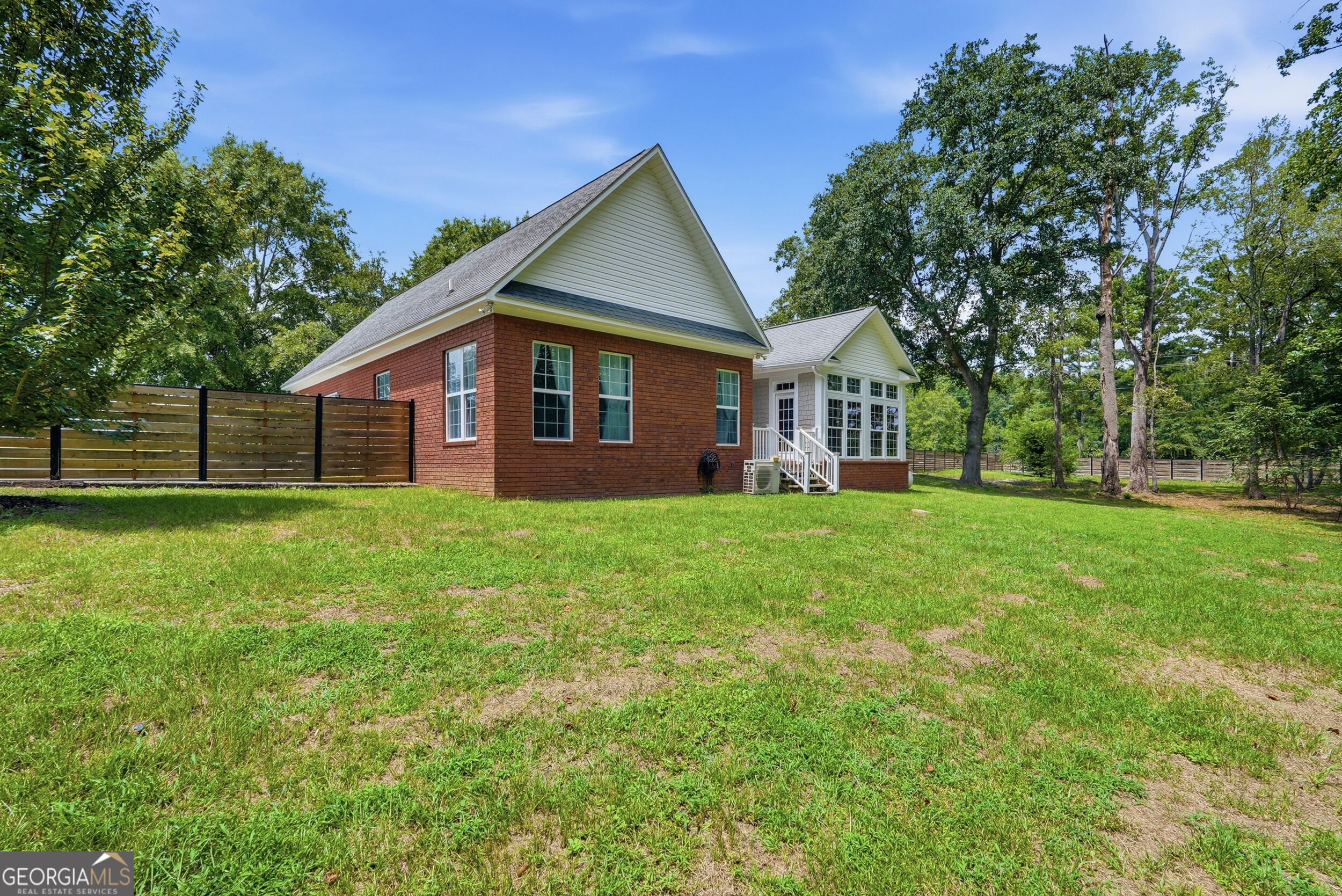 1201 E Hampton Drive Property Photo 32