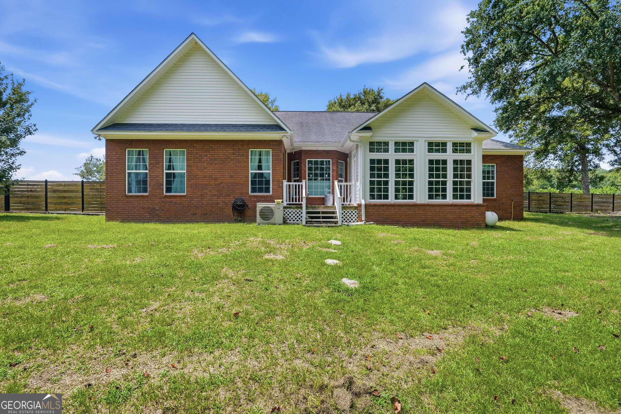 1201 E Hampton Drive Property Photo 33