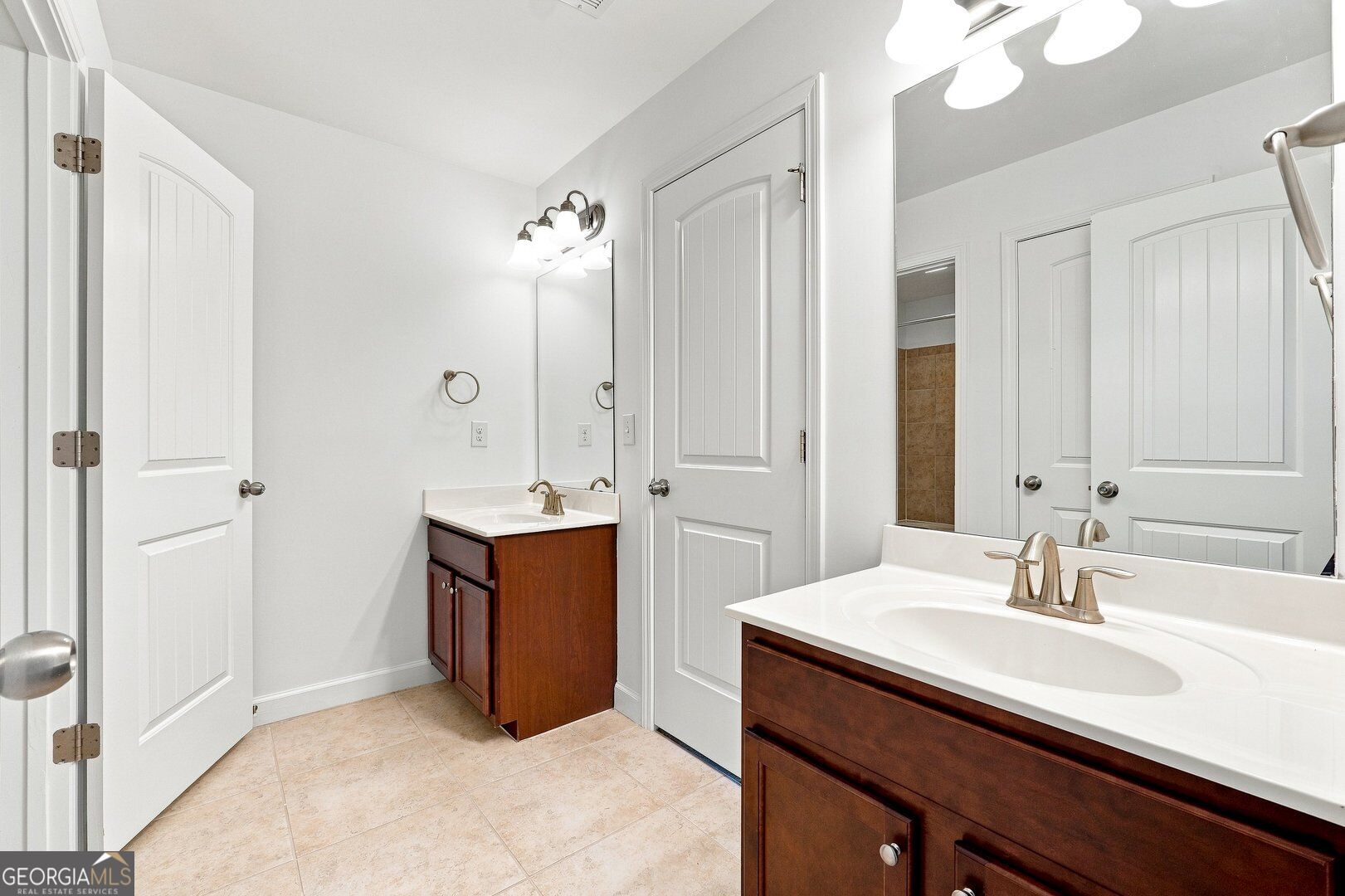 810 Grand Reserve Drive Property Photo 32