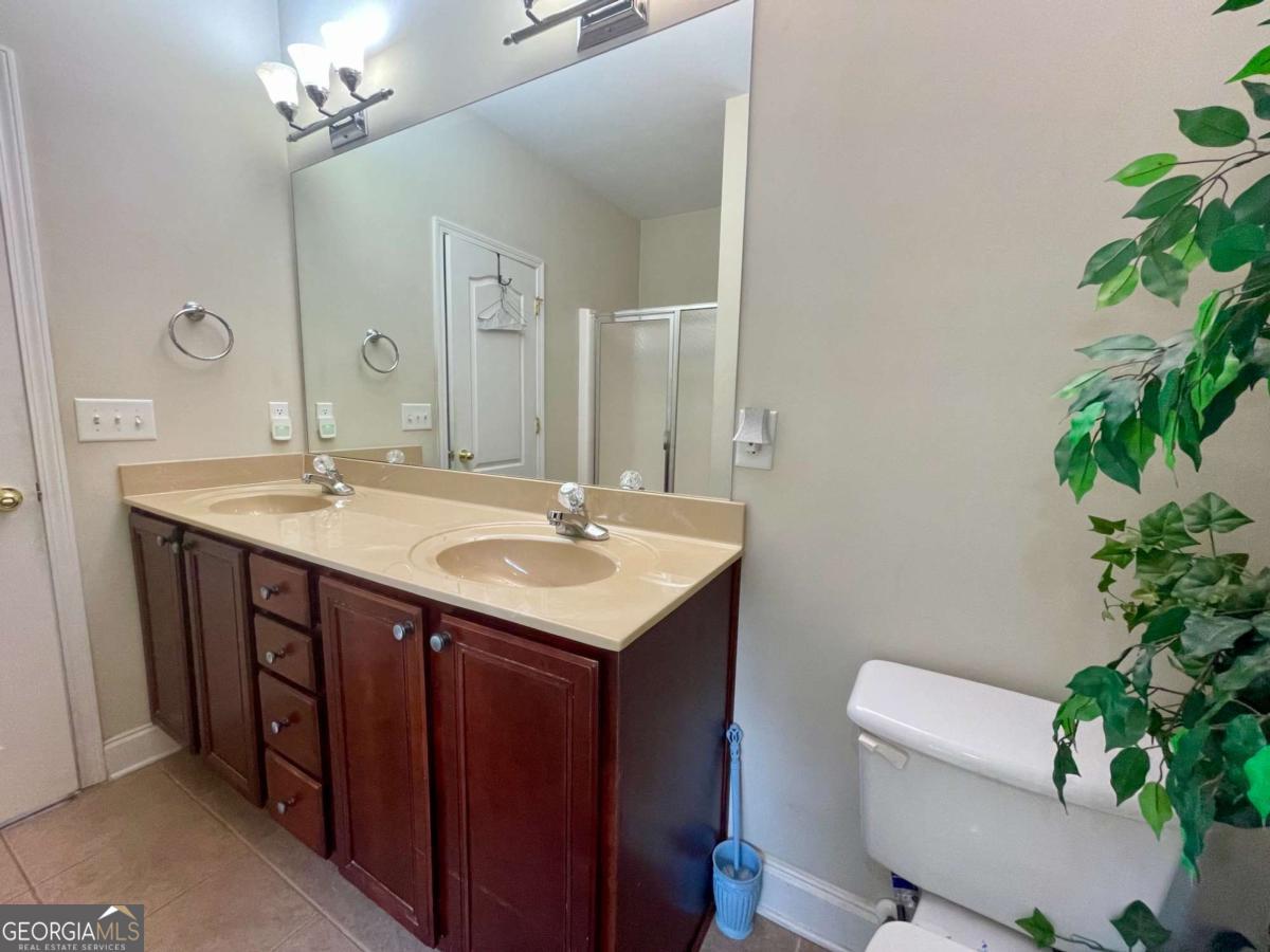 930 Vinings Drive Property Photo 17