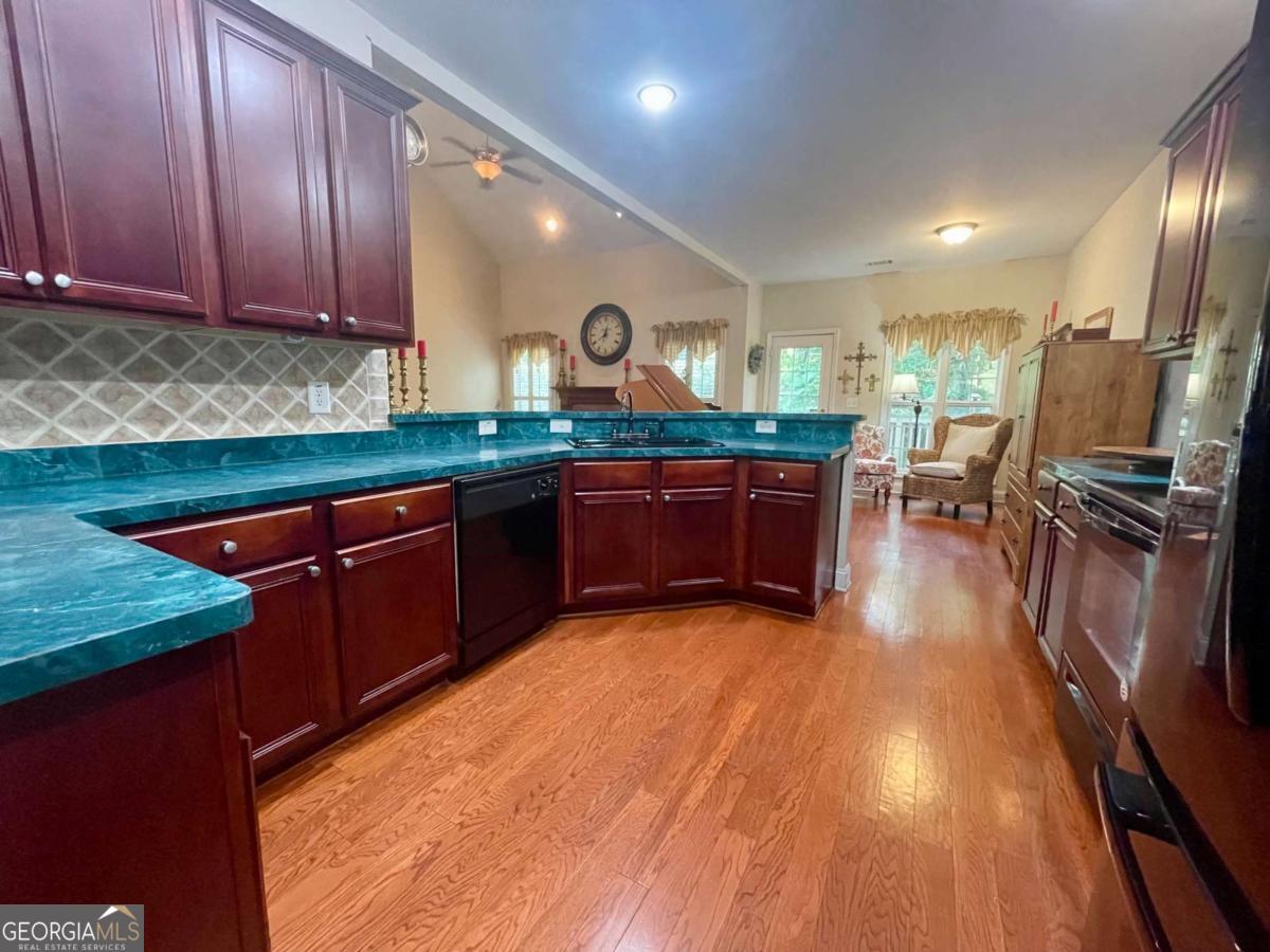 930 Vinings Drive Property Photo 35