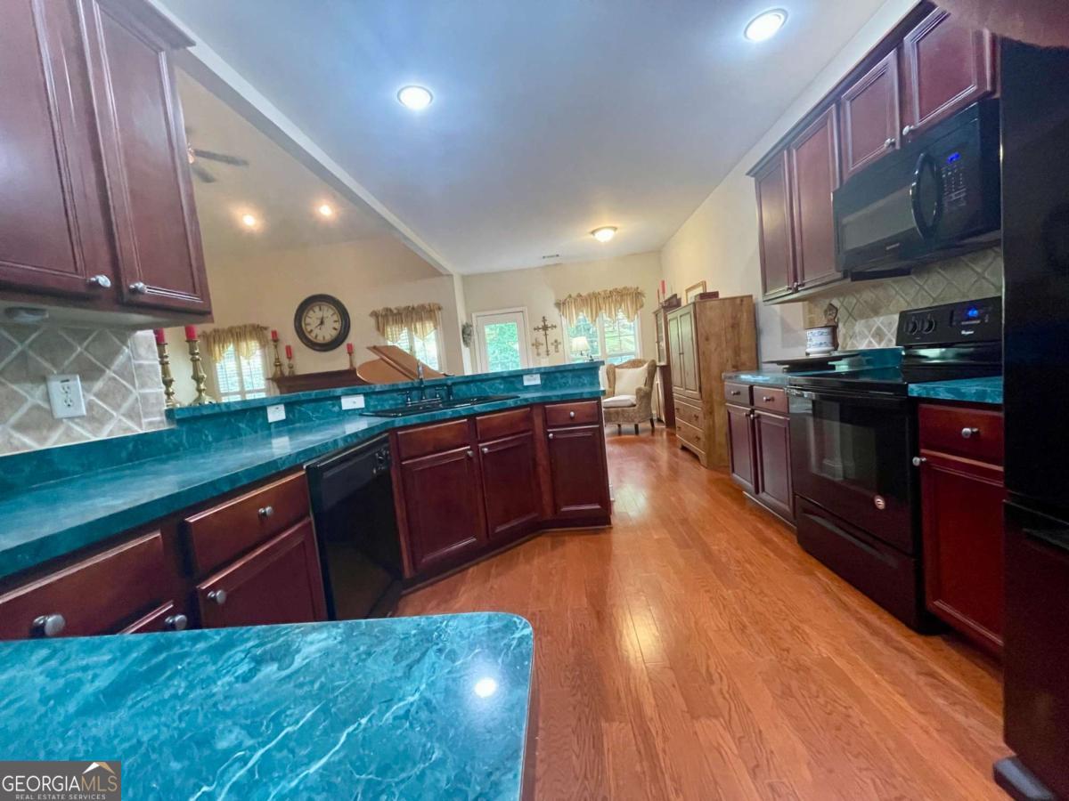 930 Vinings Drive Property Photo 36