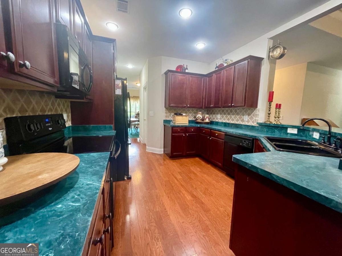 930 Vinings Drive Property Photo 37