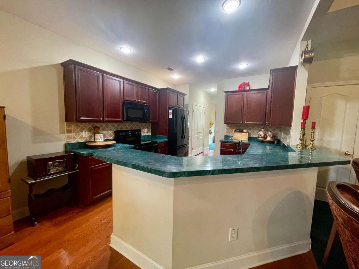 930 Vinings Drive Property Photo 38