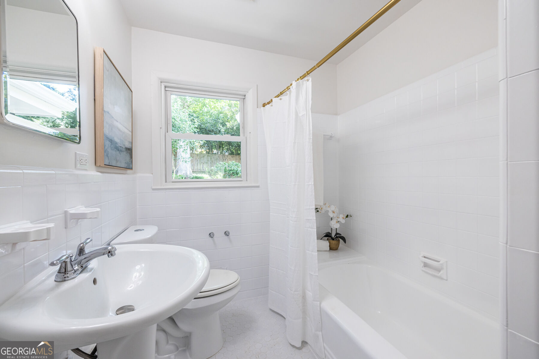 693 N Superior Avenue Property Photo 37