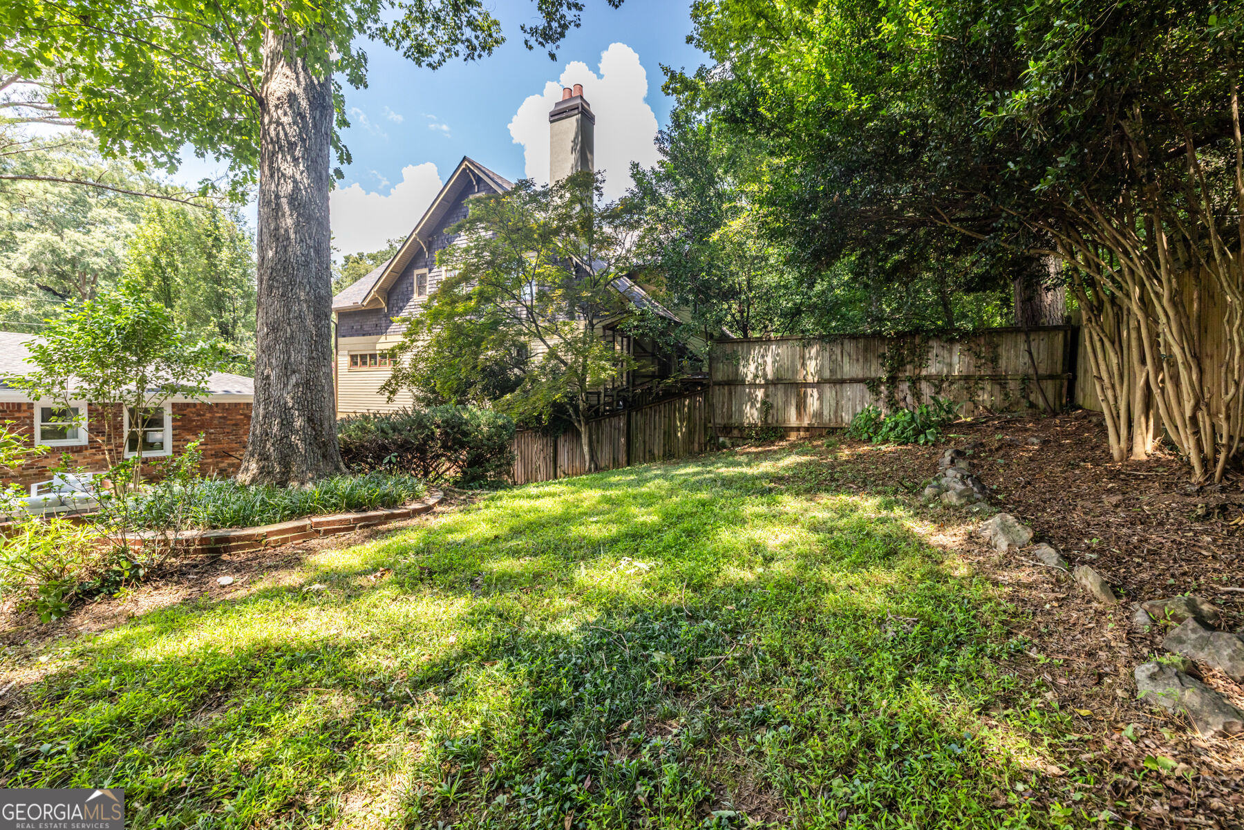 693 N Superior Avenue Property Photo 47
