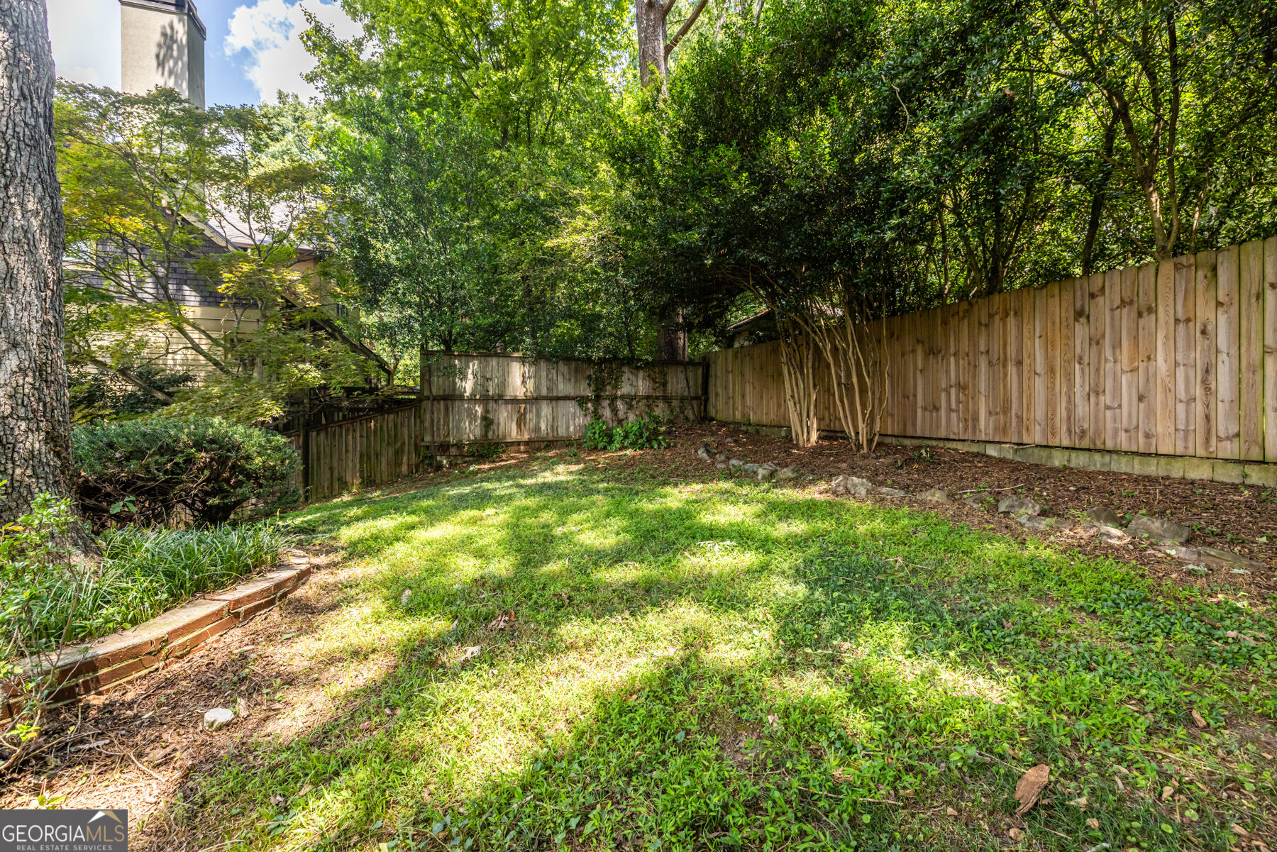 693 N Superior Avenue Property Photo 48