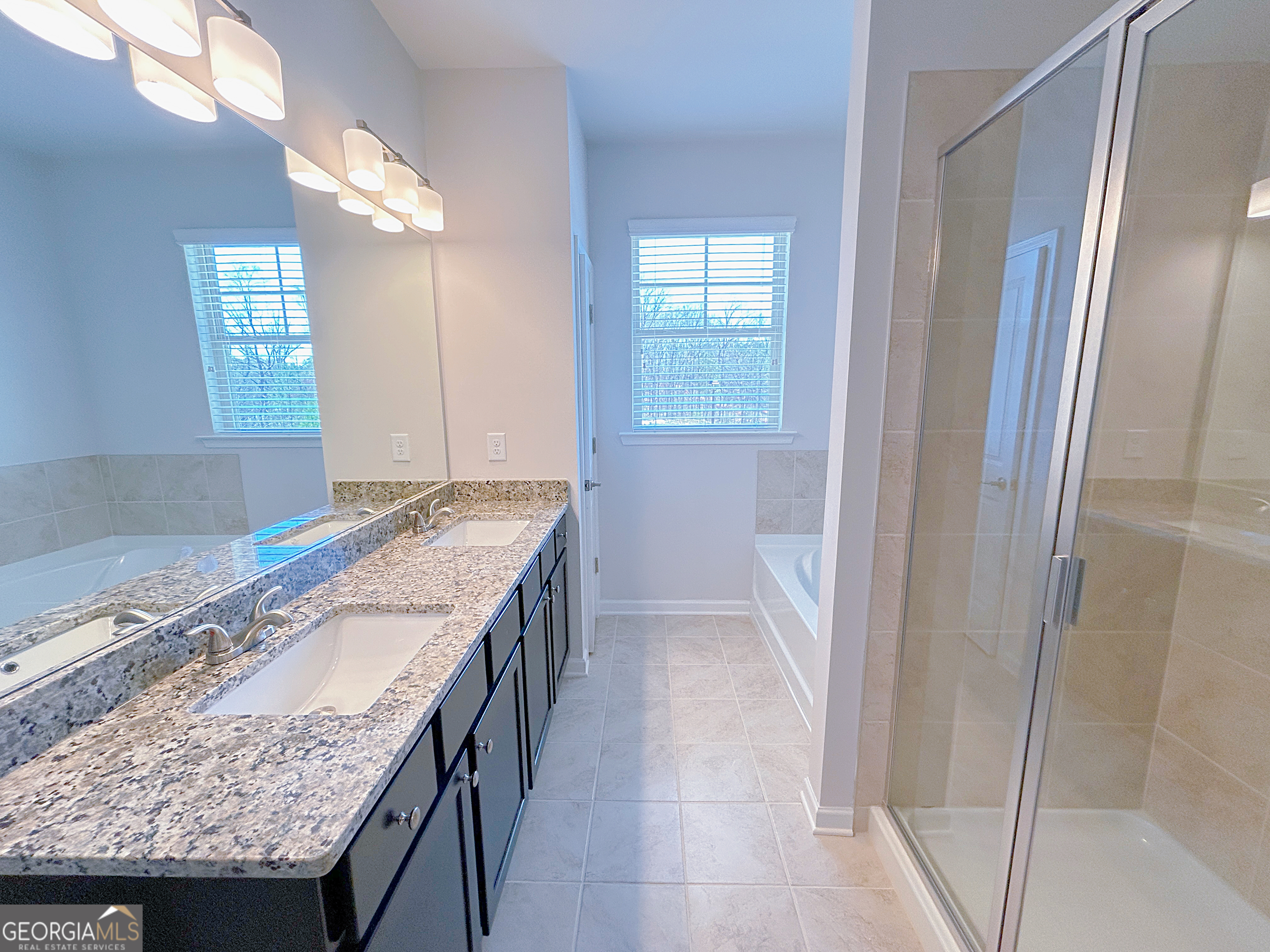 2586 Mills Commons Drive Property Photo 11