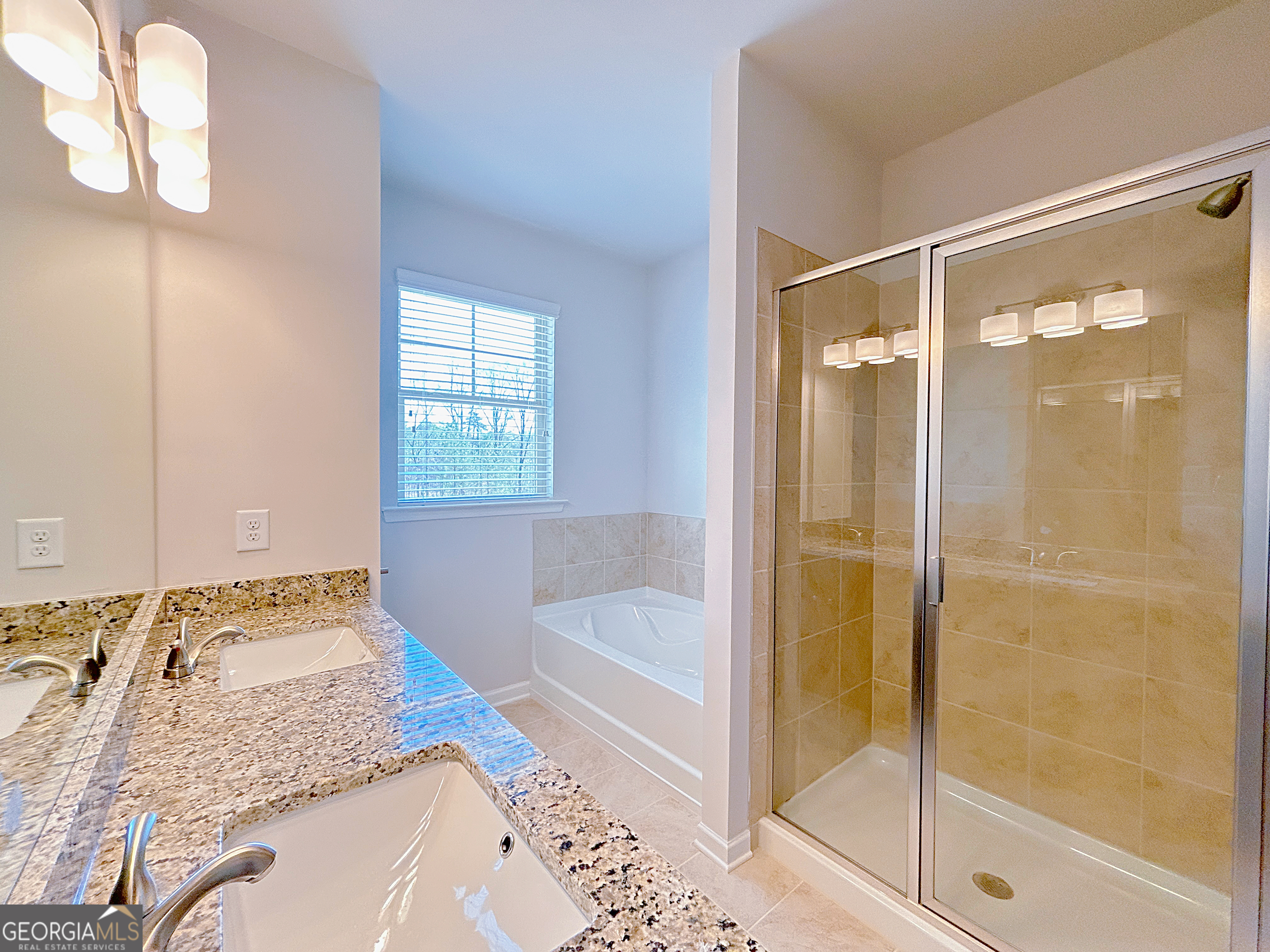 2586 Mills Commons Drive Property Photo 13