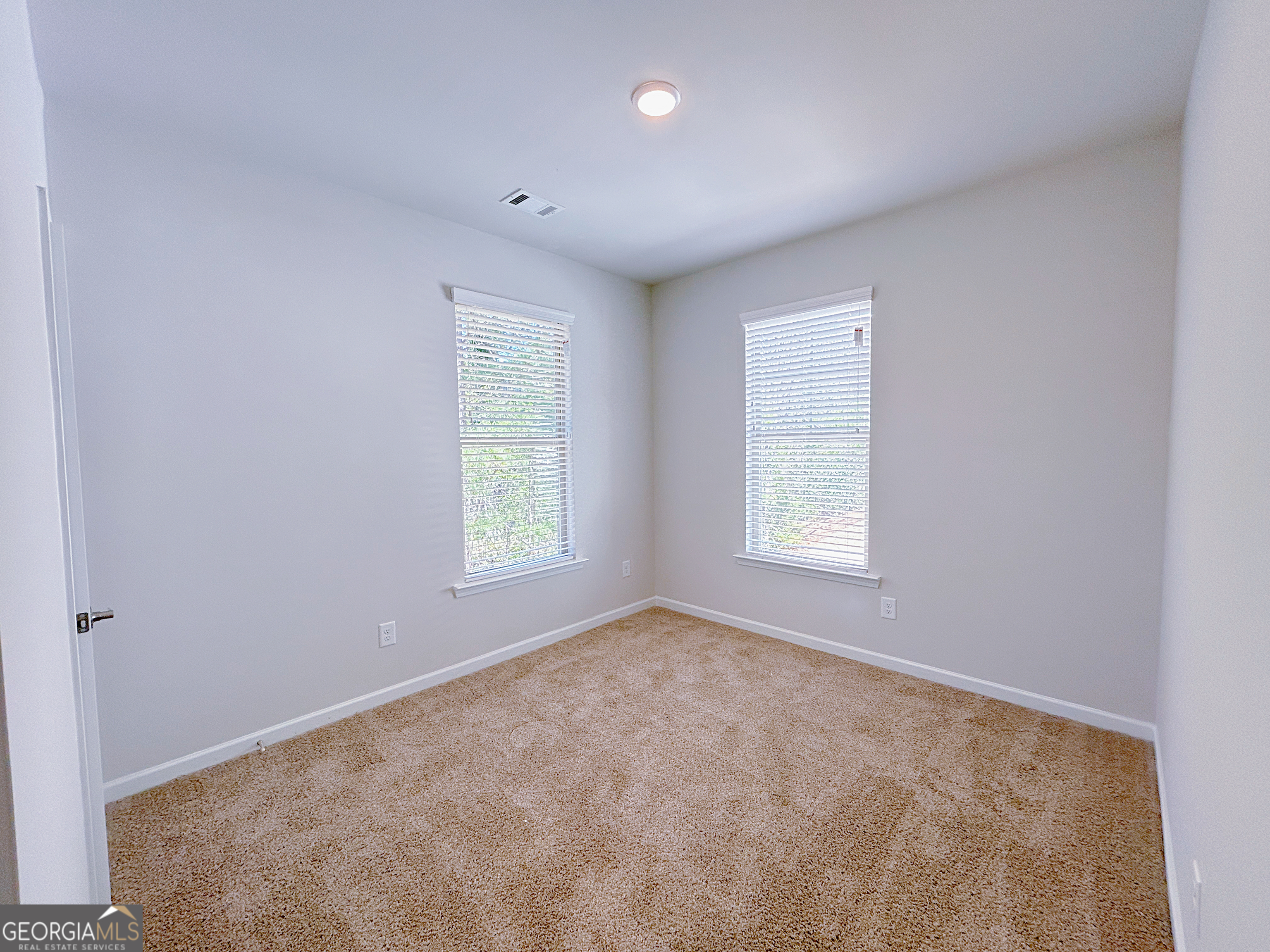 2586 Mills Commons Drive Property Photo 17