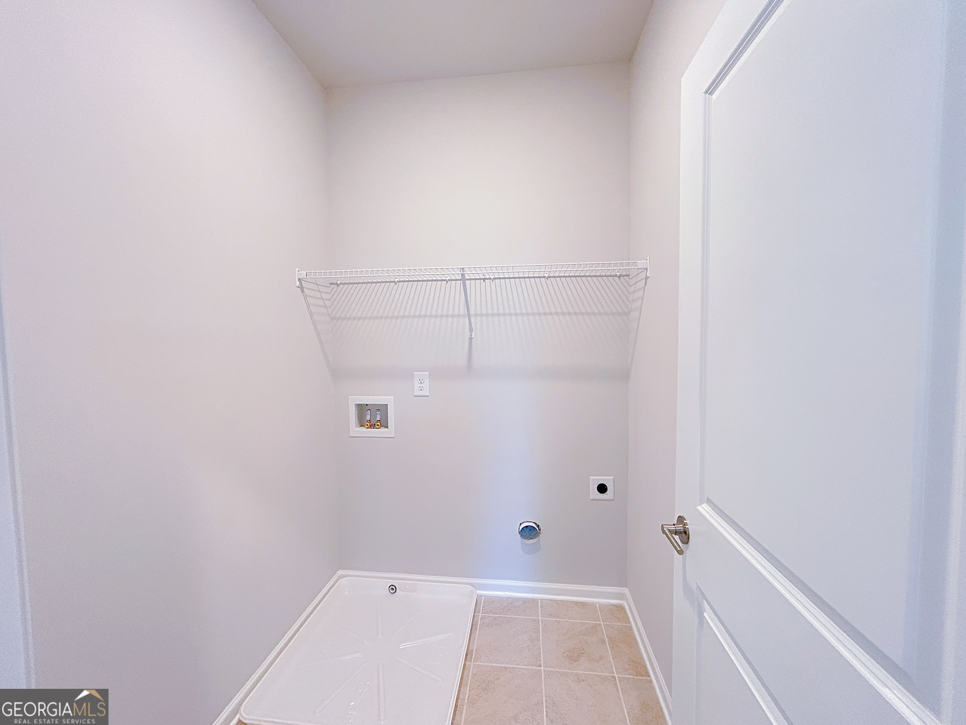 2586 Mills Commons Drive Property Photo 18