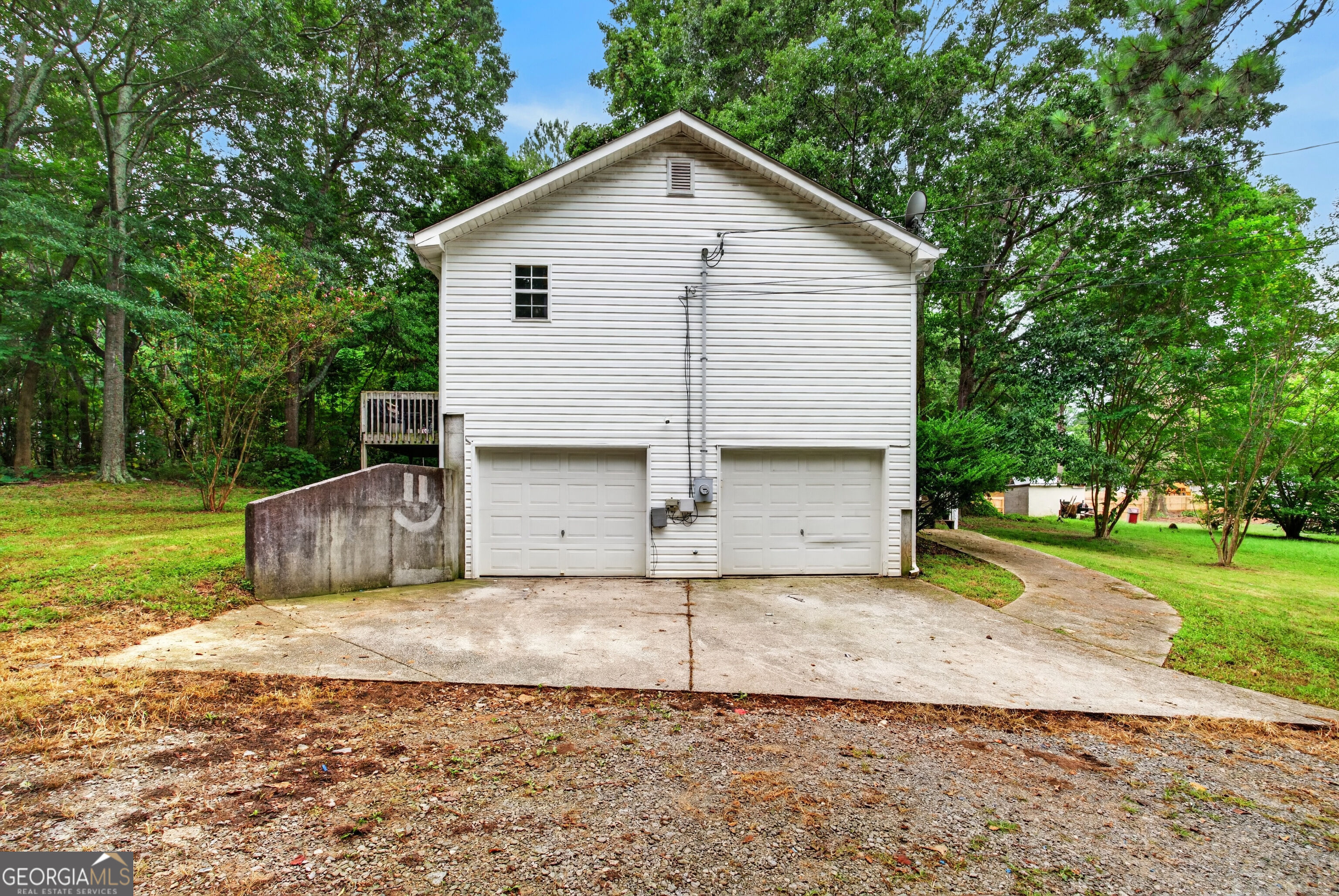 579 Edna Street Property Photo 18