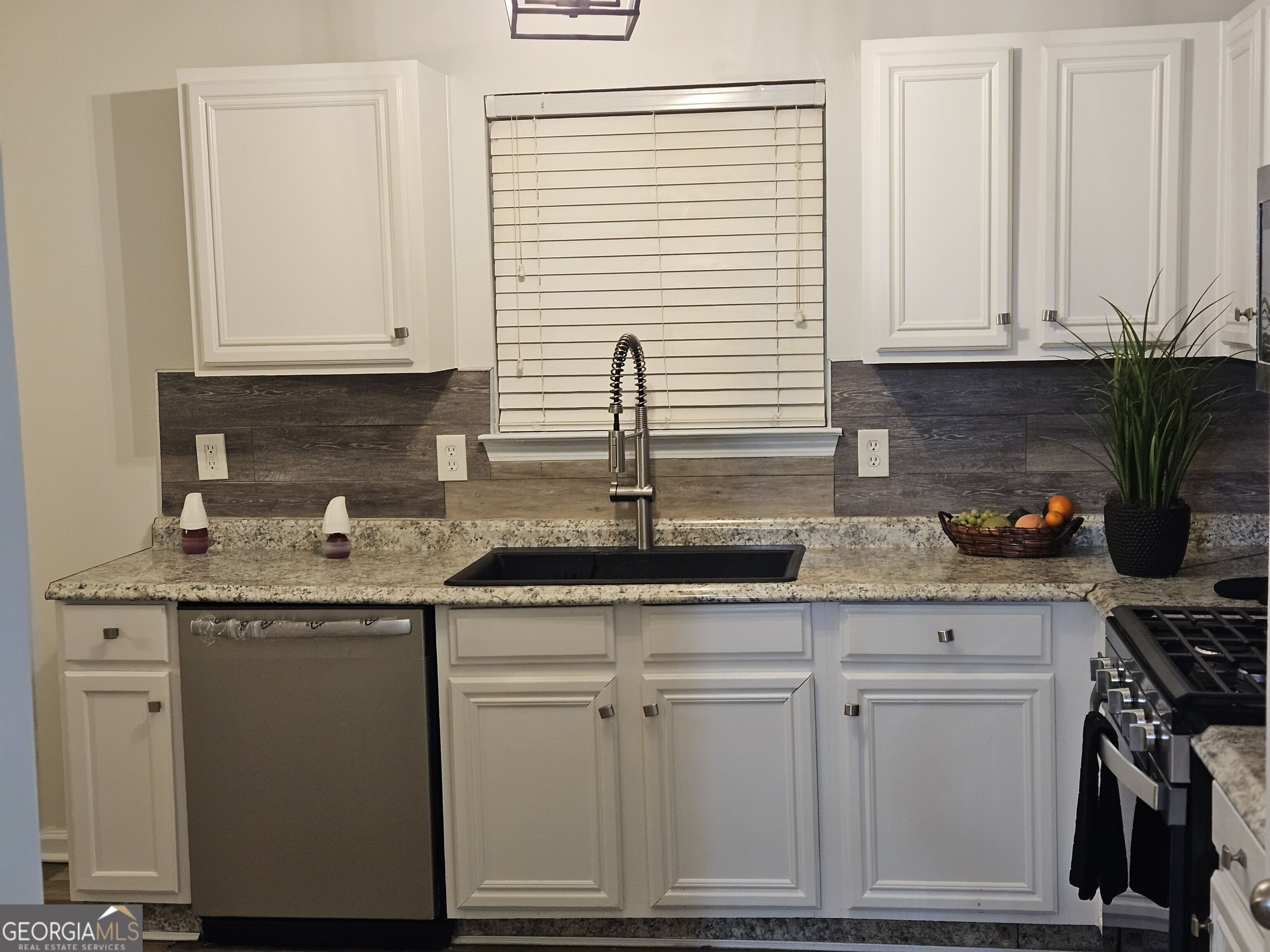 4230 Winston Circle Property Photo 3