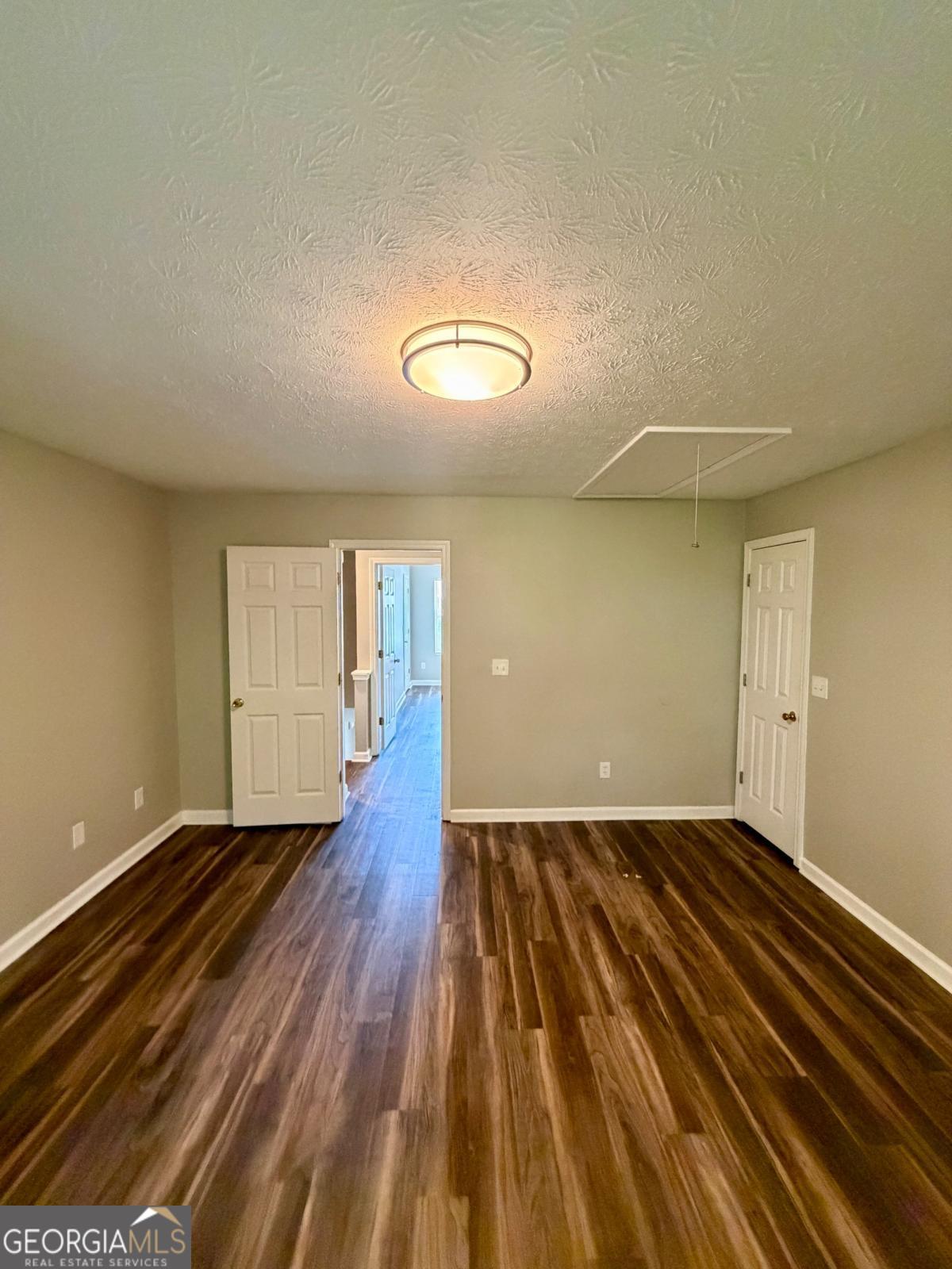 5696 Windfall Lane Property Photo 11