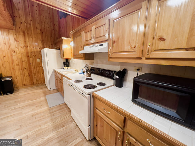 893 Hooper Road Property Photo 37