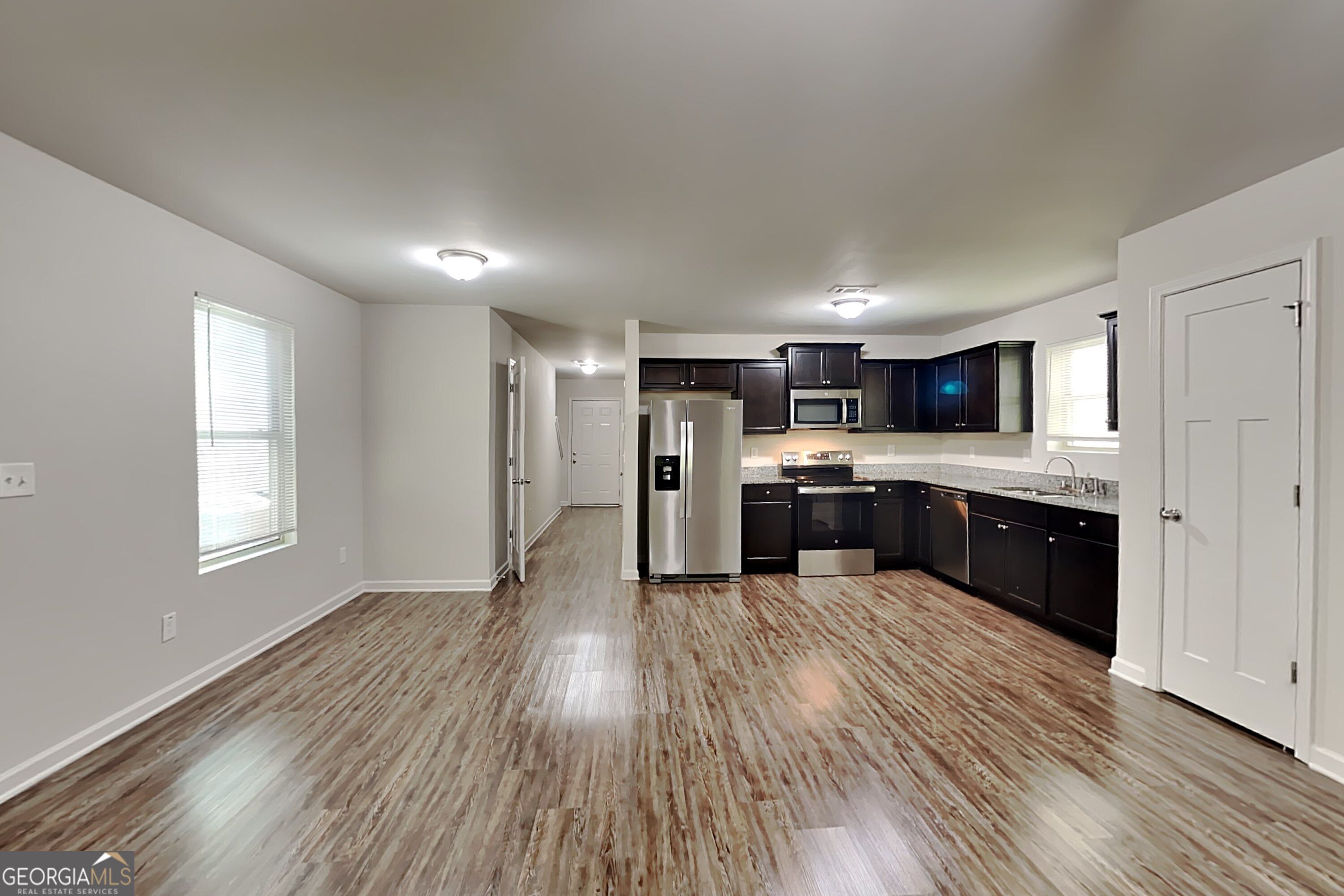 6114 Avery Street Sw Property Photo 4