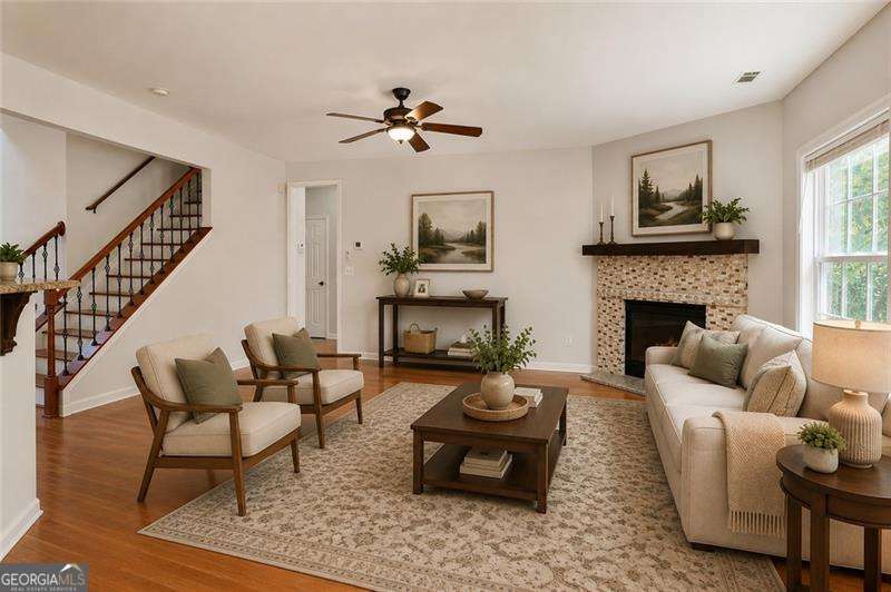 3820 Devenwood Way Property Photo 9
